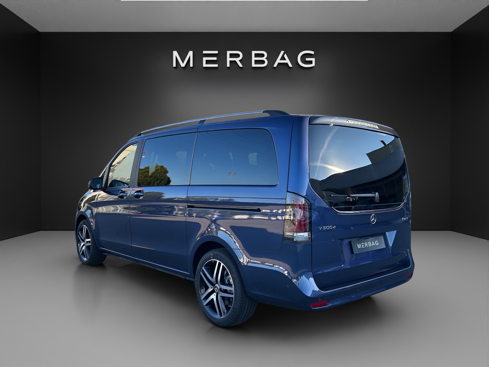 MERCEDES-BENZ V 300 d lang 4Matic 9G-Tronic-image-4