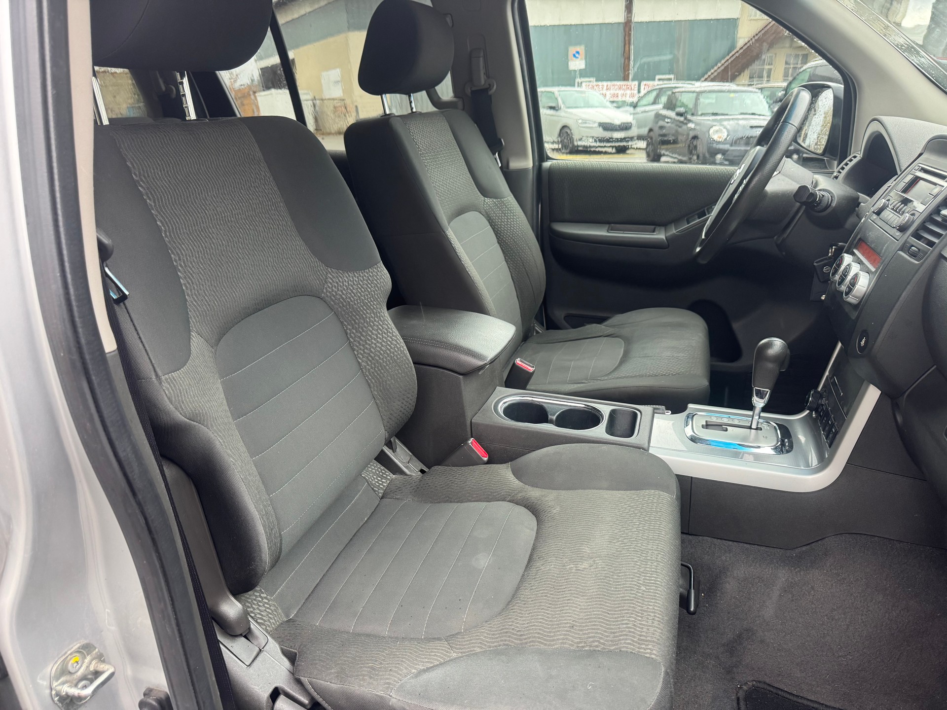 NISSAN Pathfinder 2.5 dCi LE Automatic-image-9