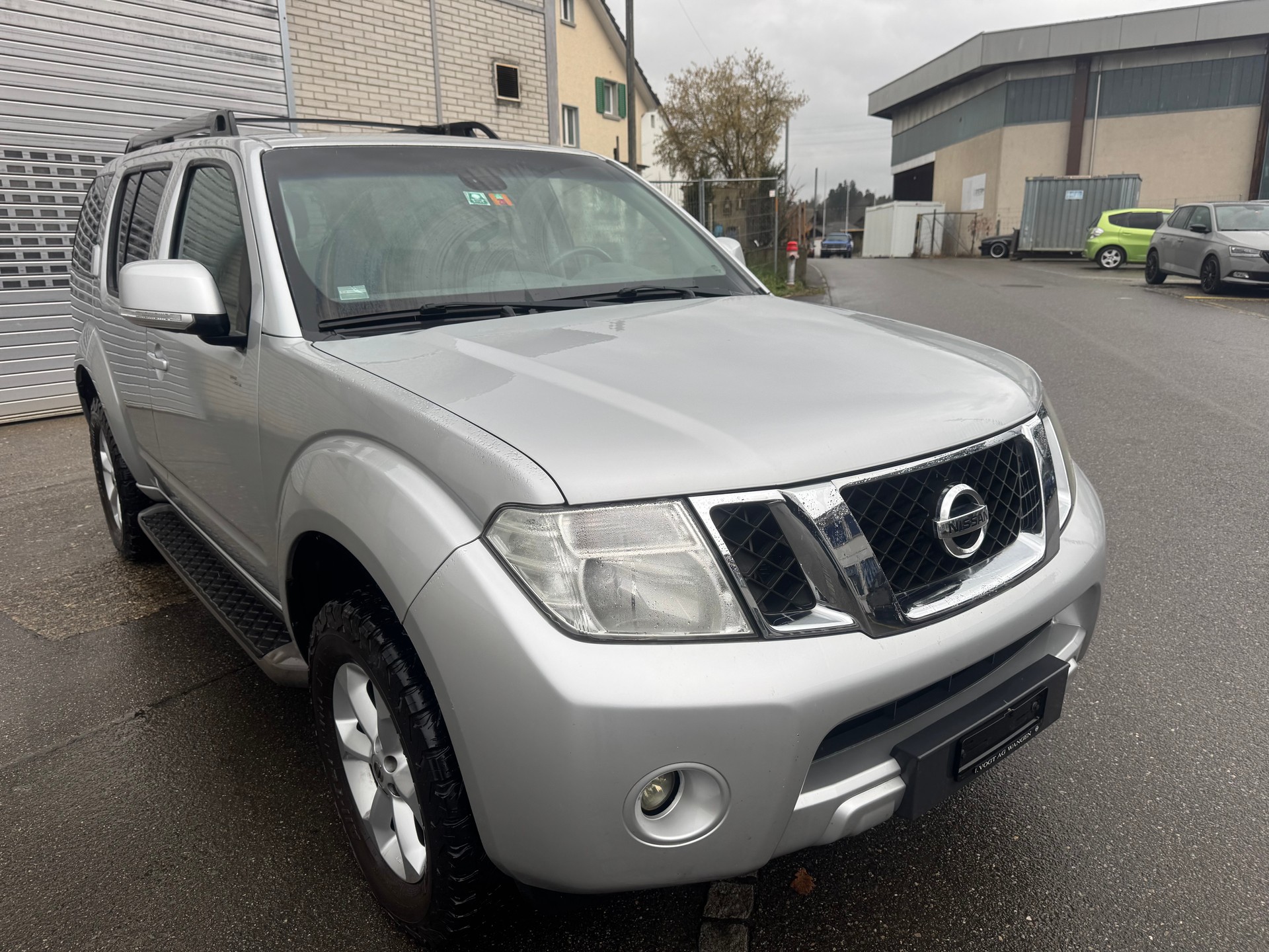 NISSAN Pathfinder 2.5 dCi LE Automatic-image-0
