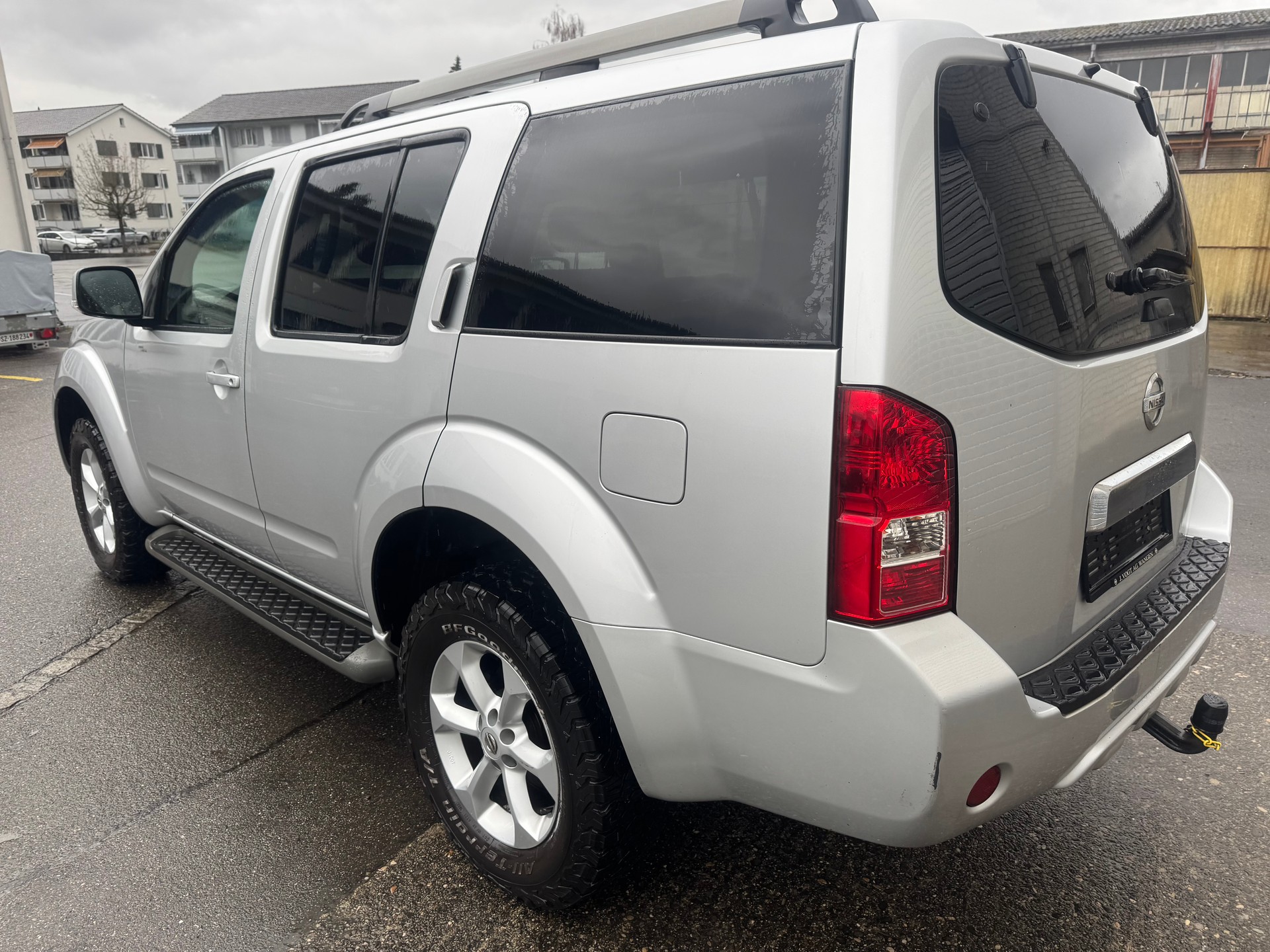 NISSAN Pathfinder 2.5 dCi LE Automatic-image-4