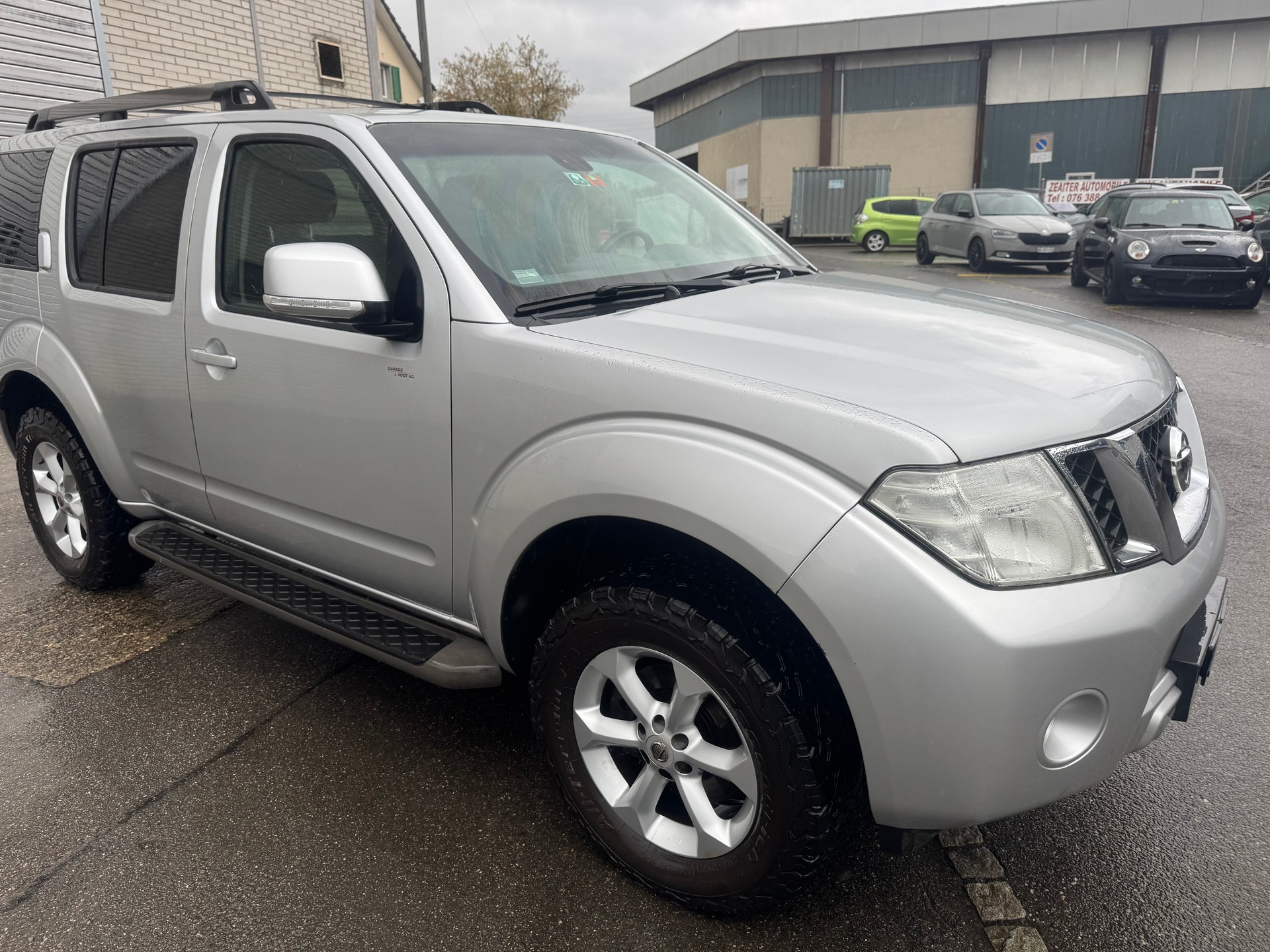 NISSAN Pathfinder 2.5 dCi LE Automatic-image-8