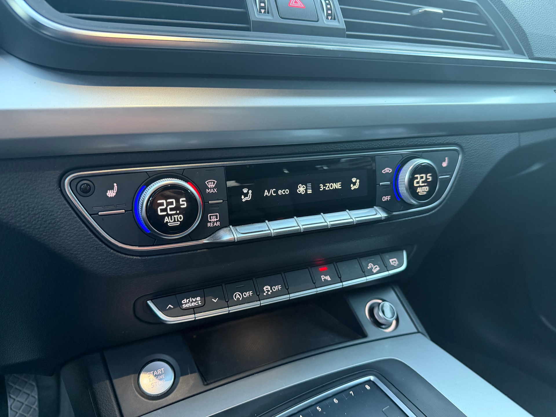 AUDI Q5 2.0 TDI quattro S-tronic-image-12