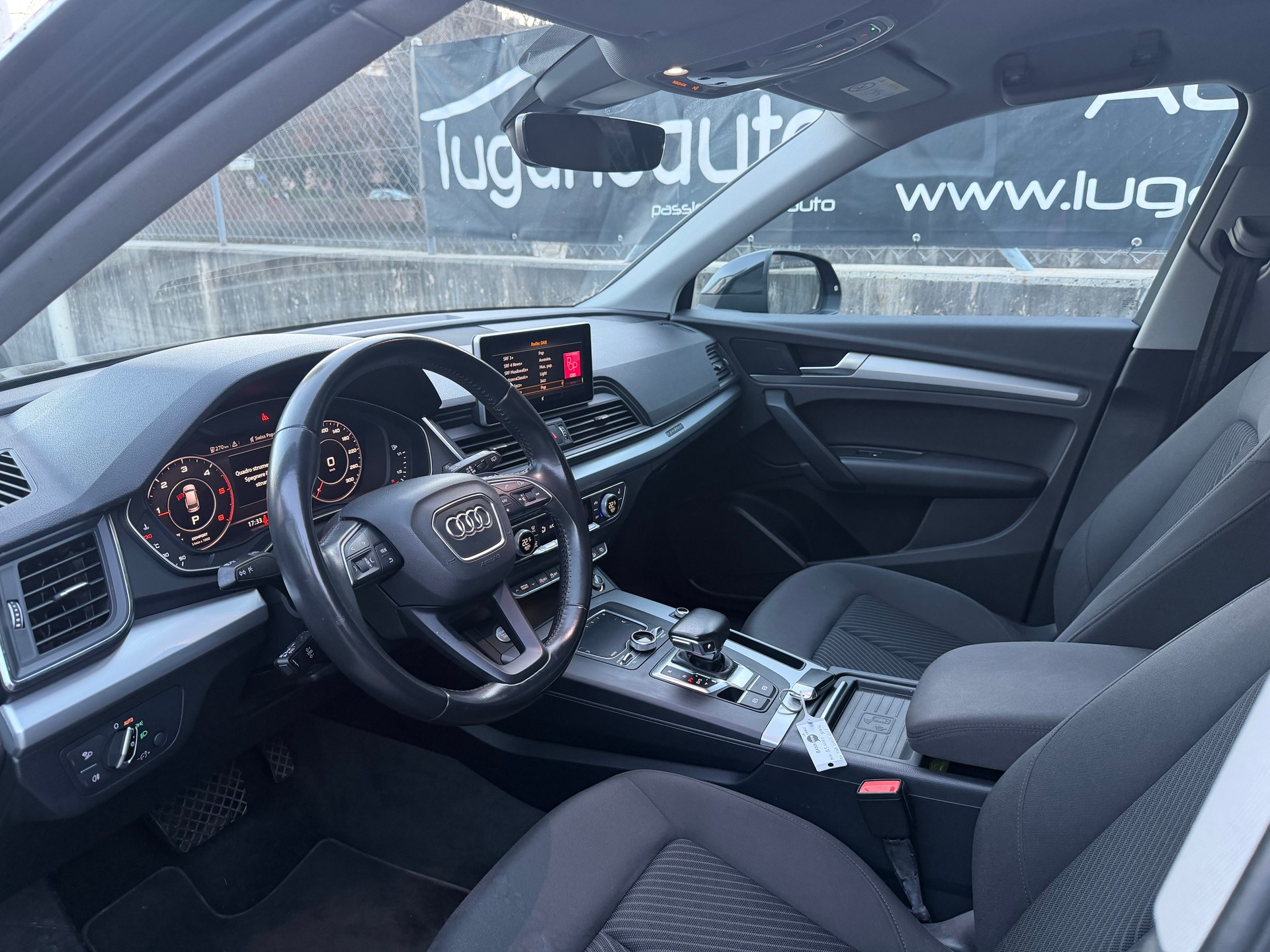 AUDI Q5 2.0 TDI quattro S-tronic-image-8