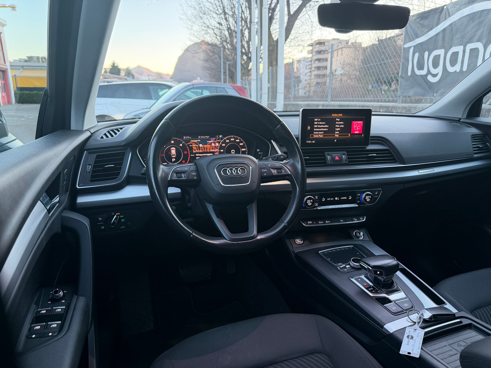 AUDI Q5 2.0 TDI quattro S-tronic-image-4