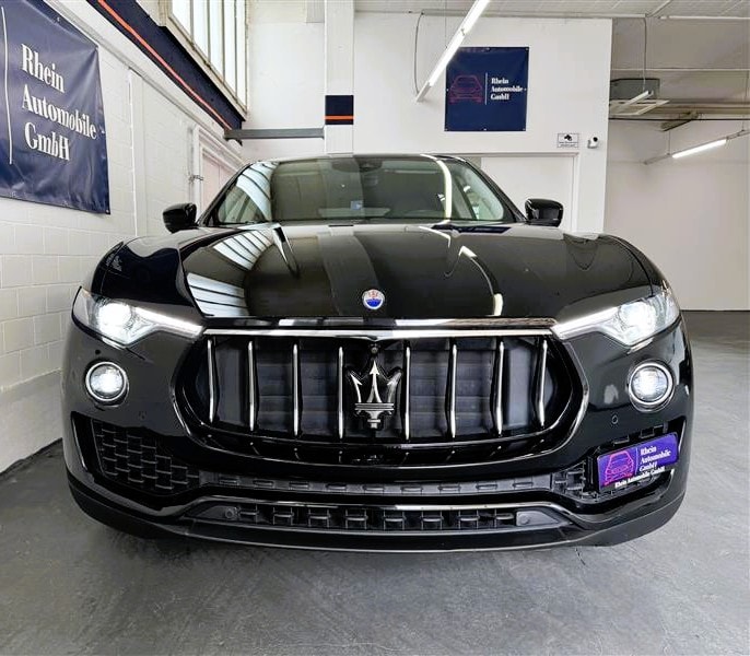 MASERATI Levante S Granlusso-image-1