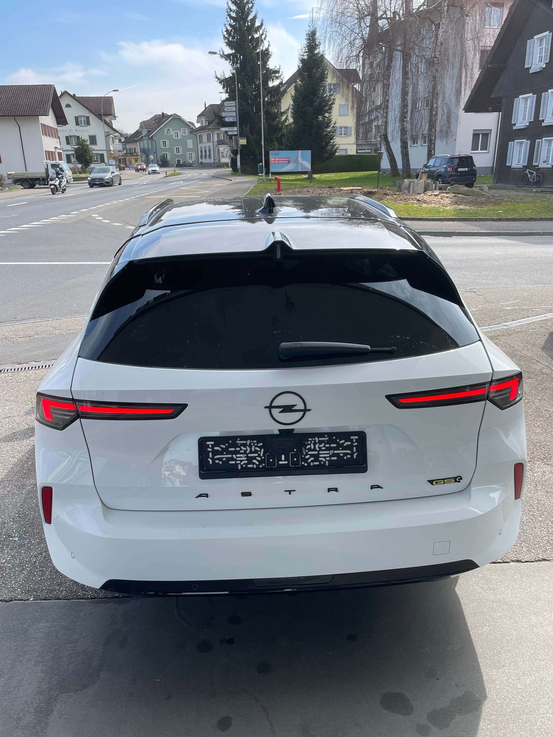 OPEL Astra Sports Tourer 1.6 PHEV Turbo GSe-showroom-element-3