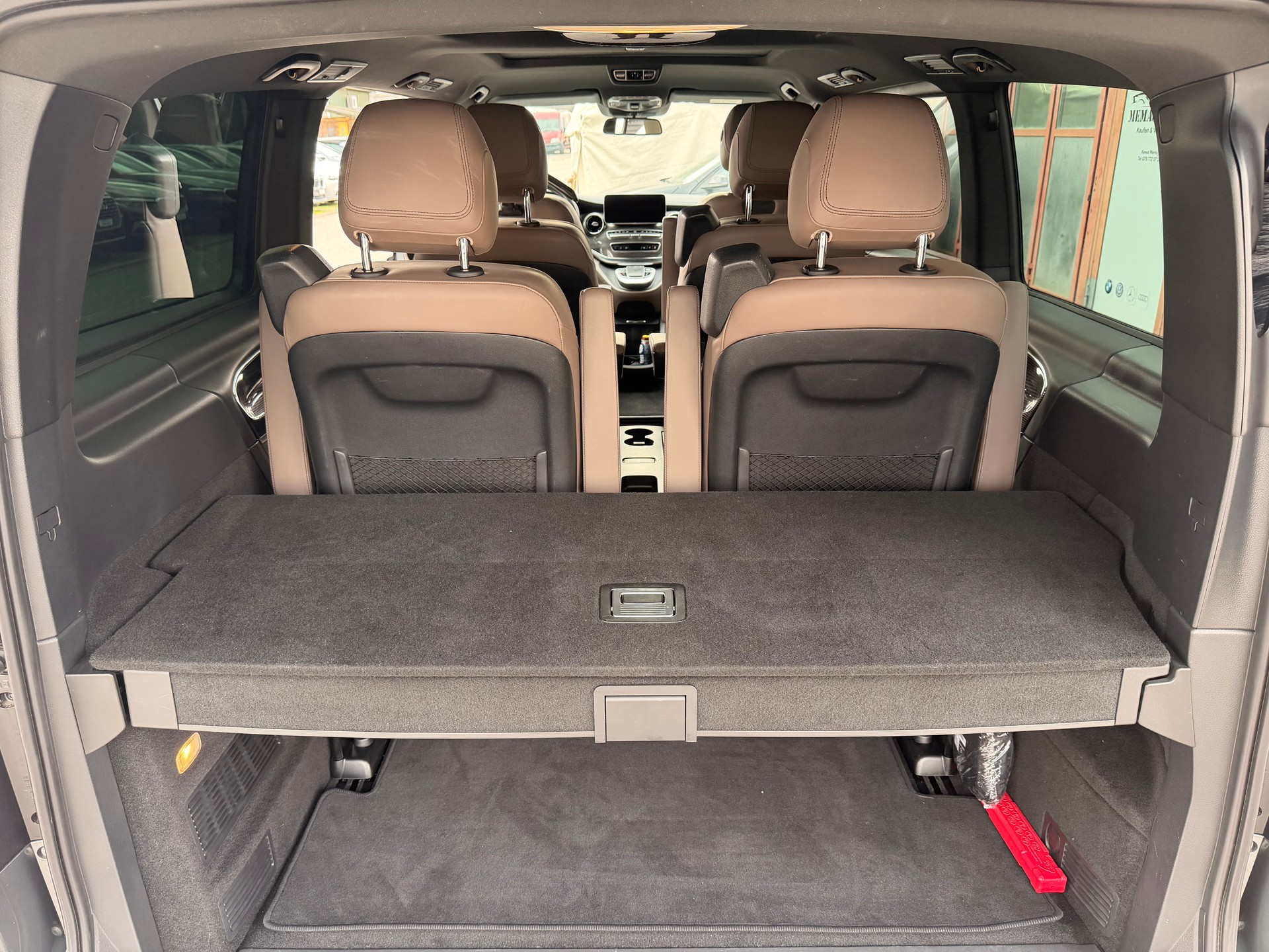 MERCEDES-BENZ V 300 d lang Avantgarde 4Matic 9G-Tronic-image-14