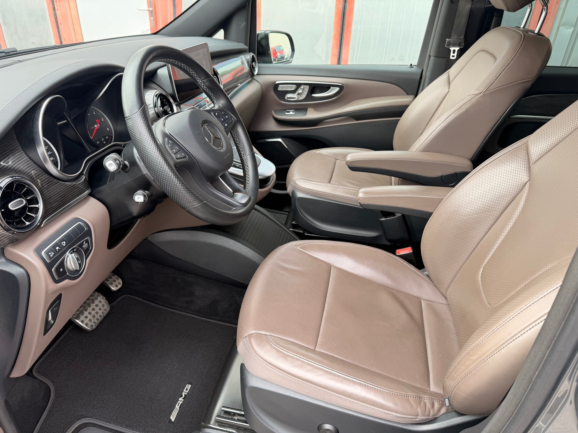 MERCEDES-BENZ V 300 d lang Avantgarde 4Matic 9G-Tronic-image-6