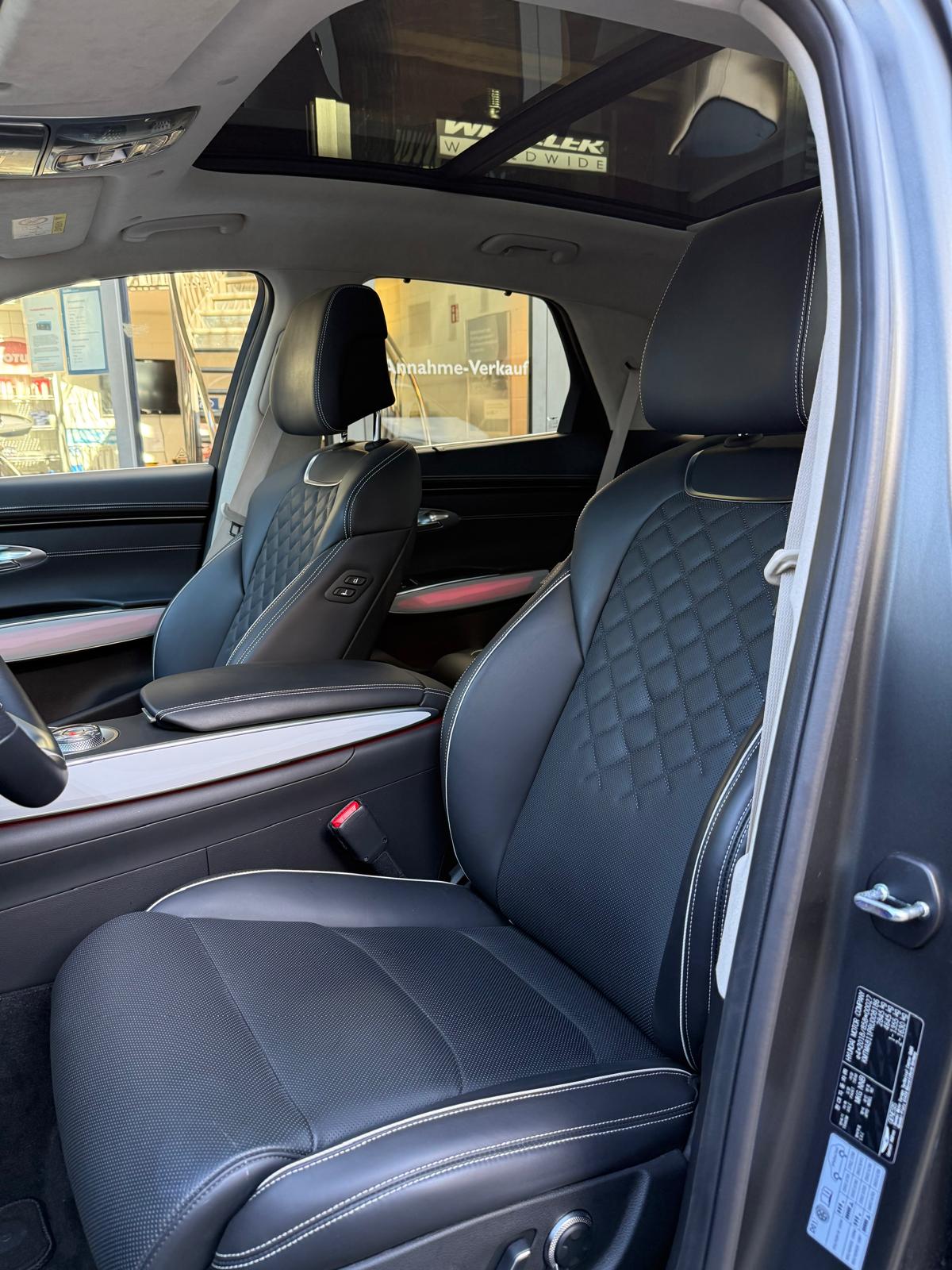 GENESIS GV70 Dual Motor Sport AWD-image-12