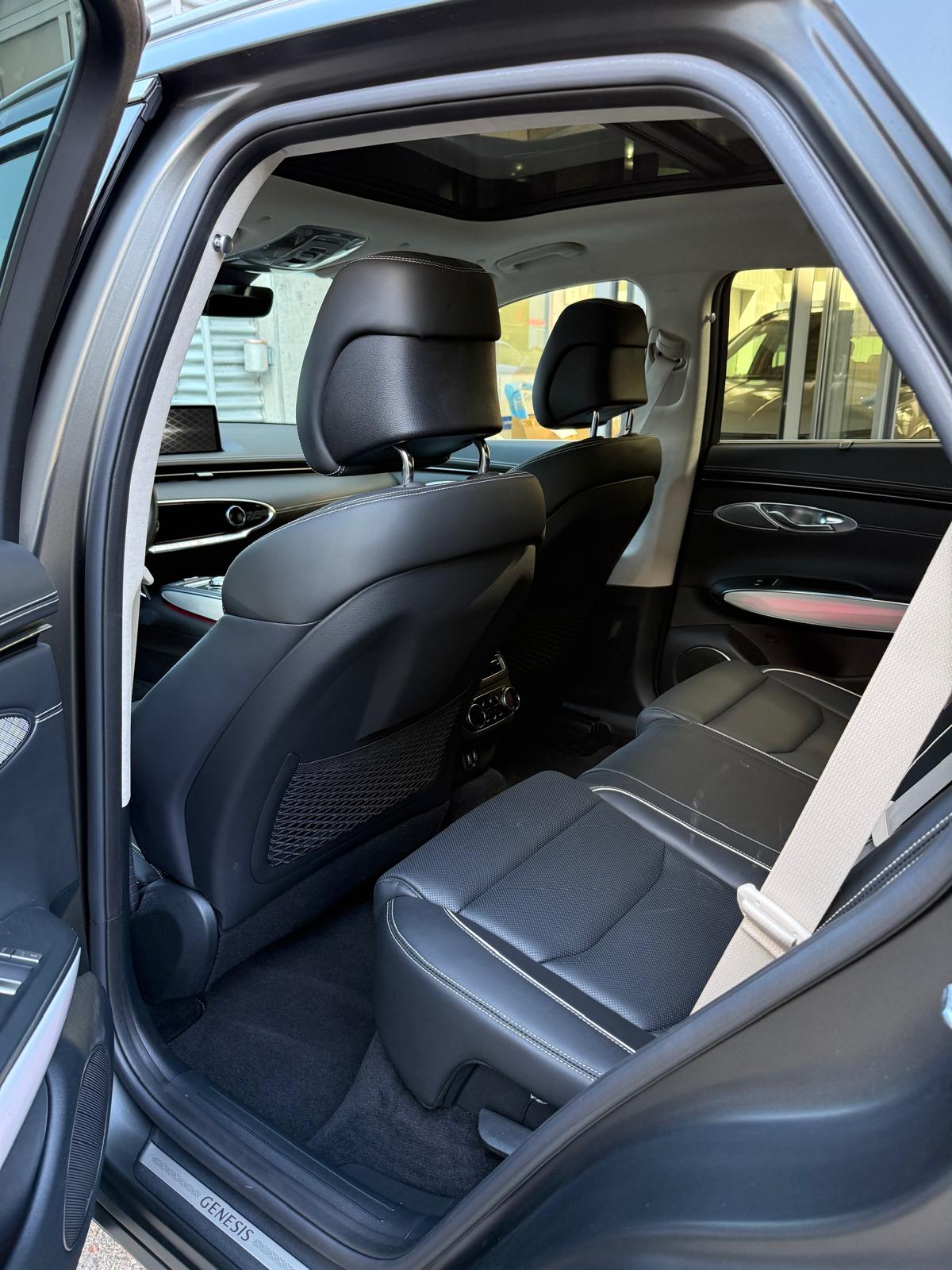 GENESIS GV70 Dual Motor Sport AWD-image-13