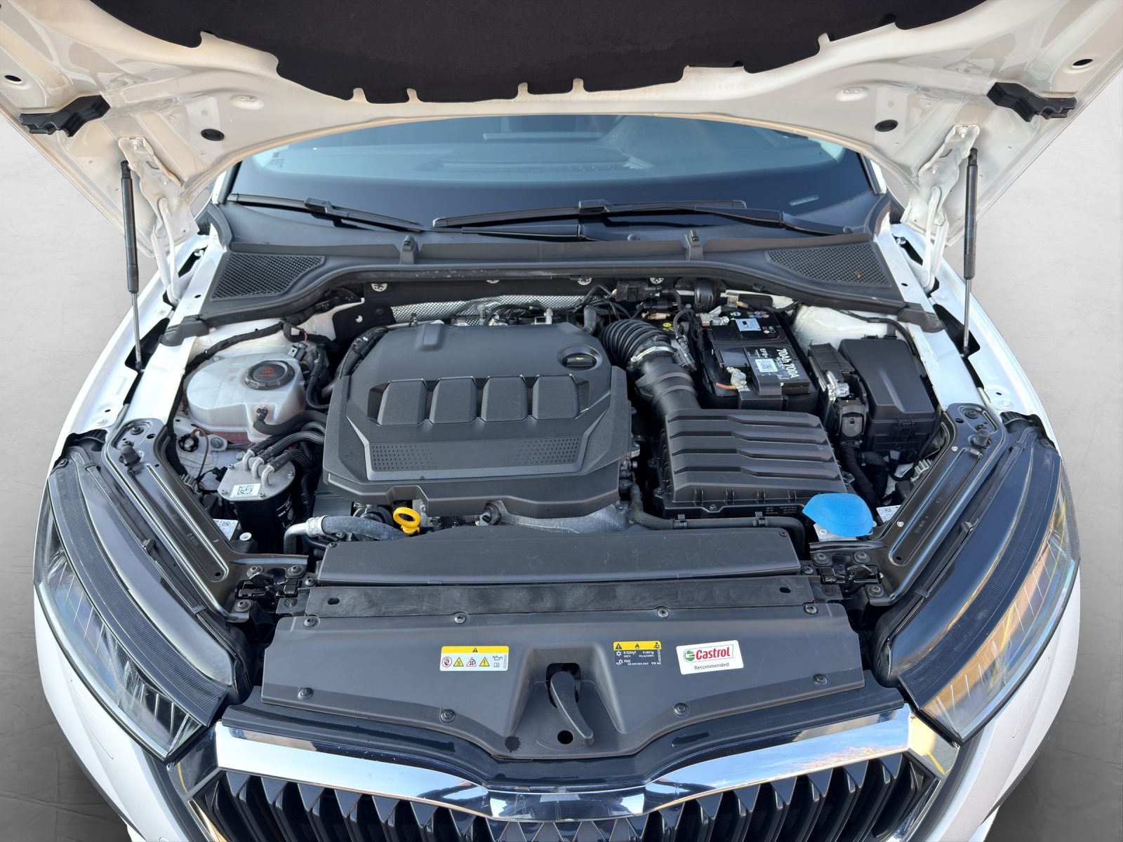 SKODA Octavia Combi 2.0 TDI DSG Ambition 4x4-image-13