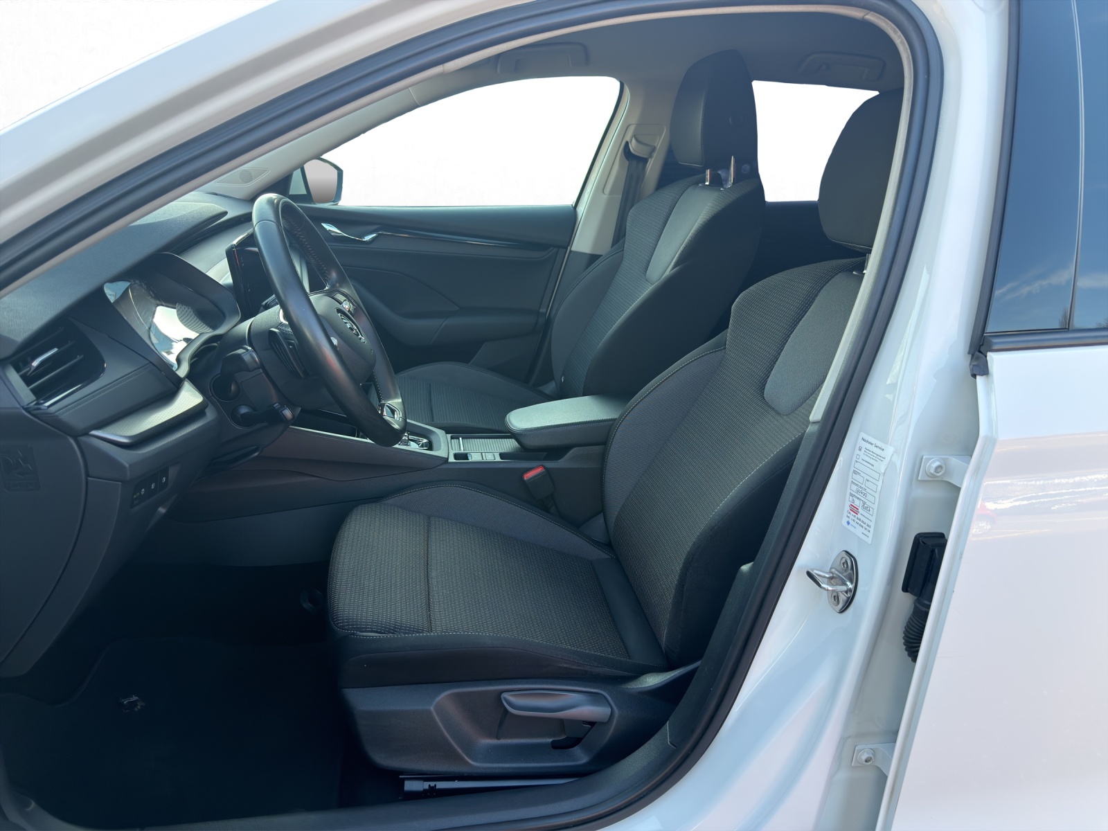 SKODA Octavia Combi 2.0 TDI DSG Ambition 4x4-image-7