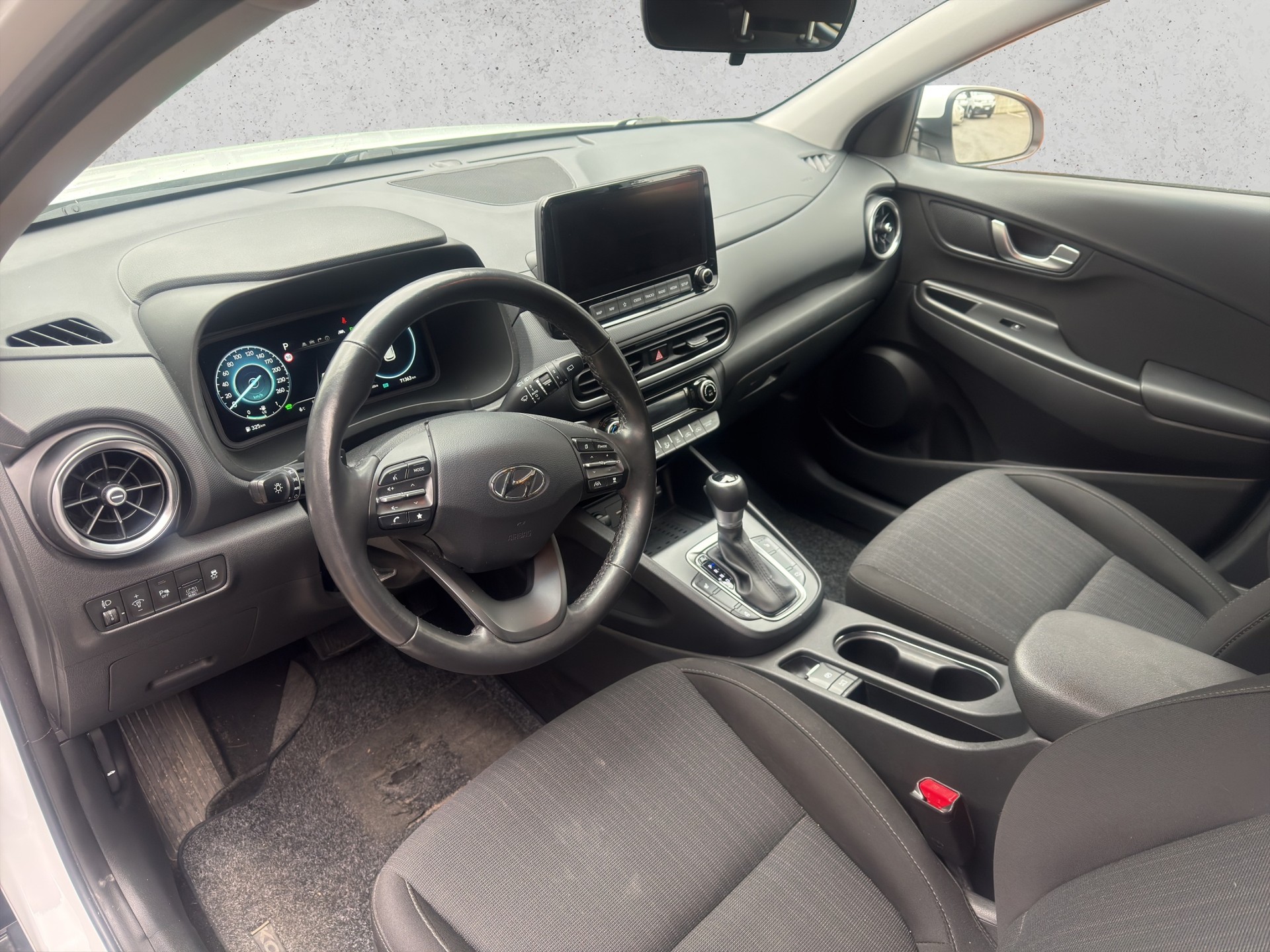 HYUNDAI Kona 1.6 GDi Hybrid Amplia-image-8