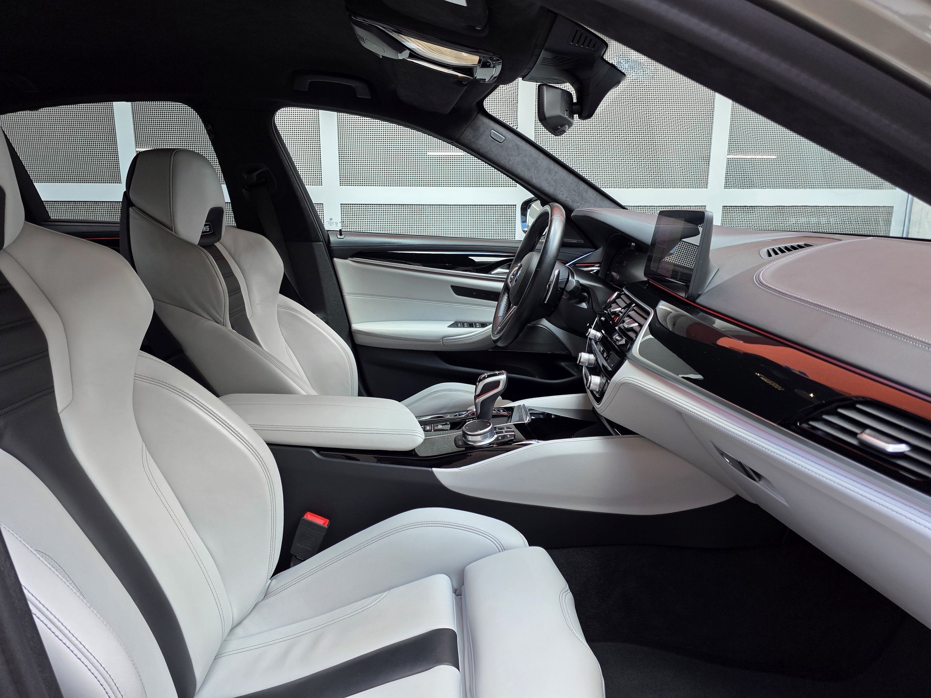 BMW M5 xDrive Drivelogic *Facelift*-image-17