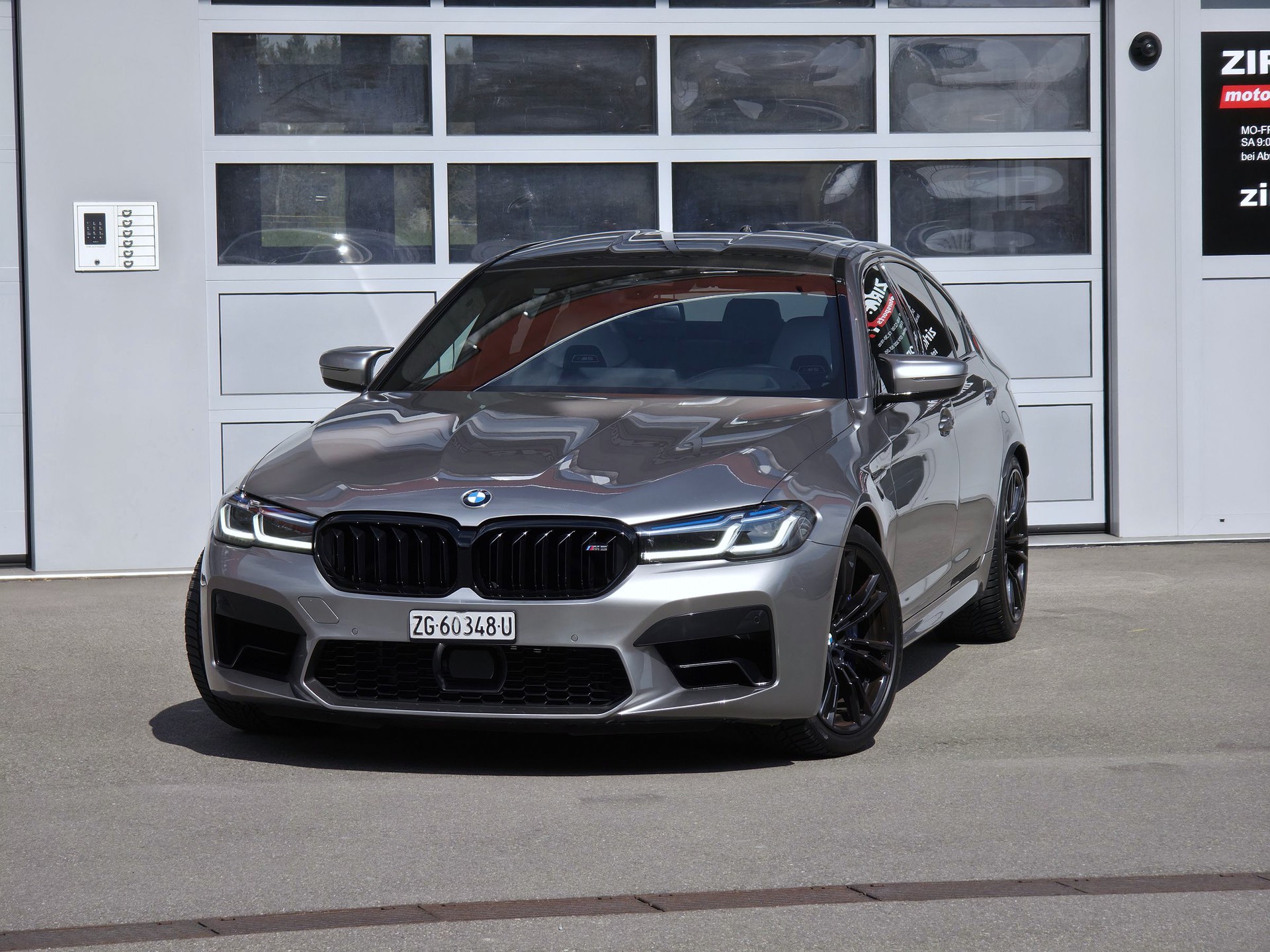 BMW M5 xDrive Drivelogic *Facelift*-showroom-element-1