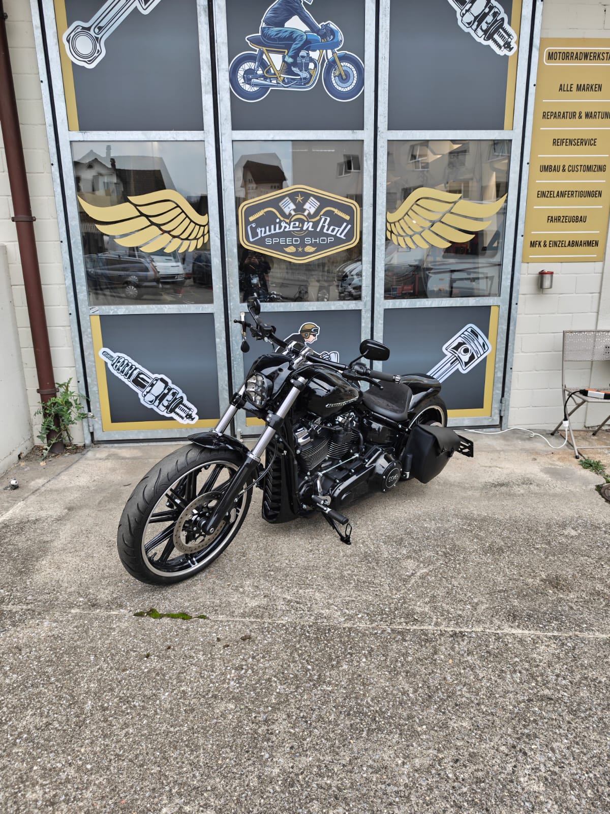 HARLEY-DAVIDSON FXBRS Breakout 114 ABS-image-3