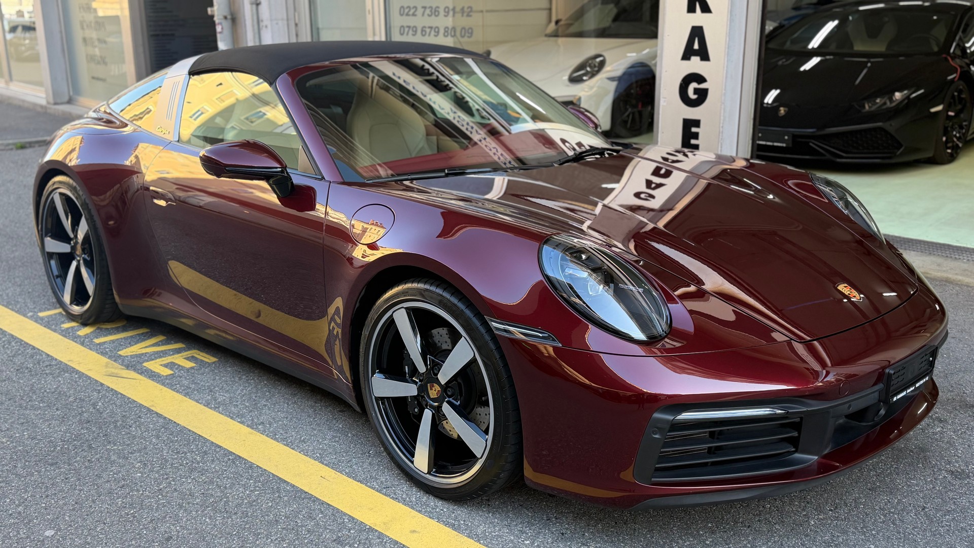 PORSCHE 911 Targa 4S Heritage Design Edition PDK