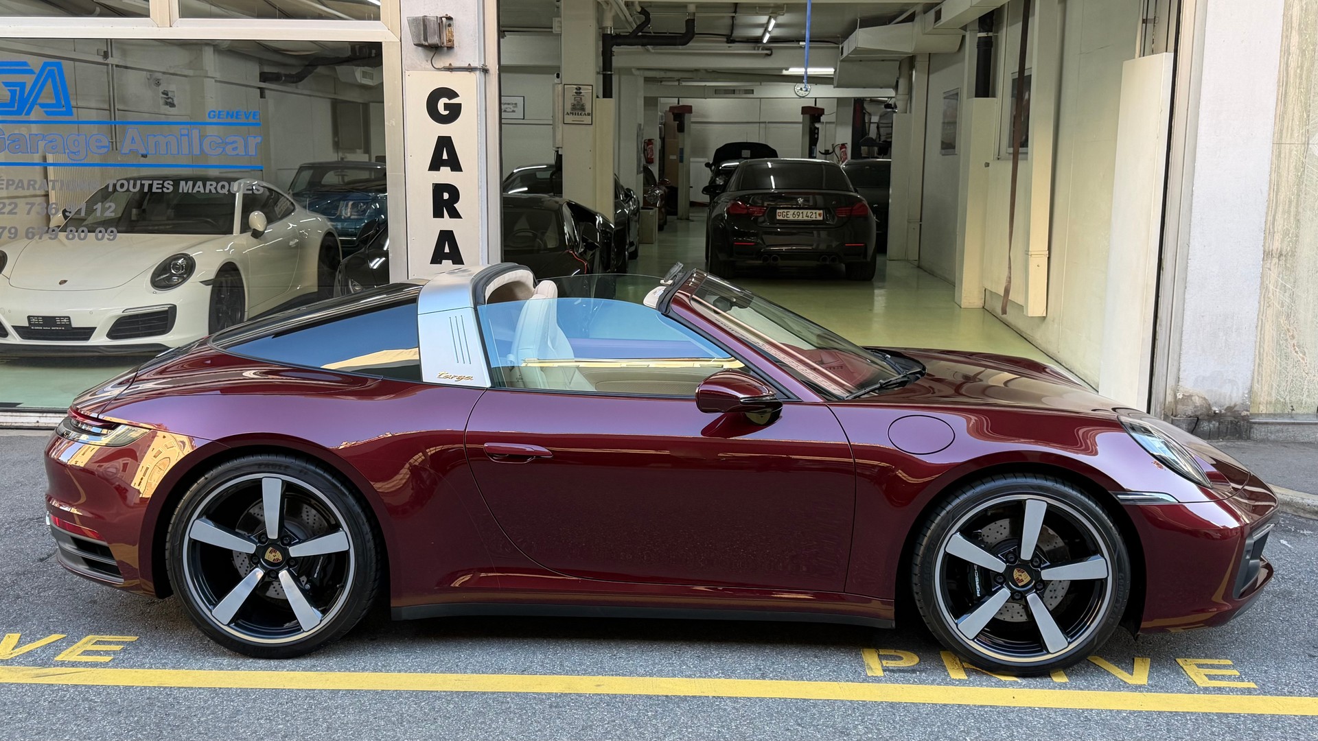 PORSCHE 911 Targa 4S Heritage Design Edition PDK-image-14