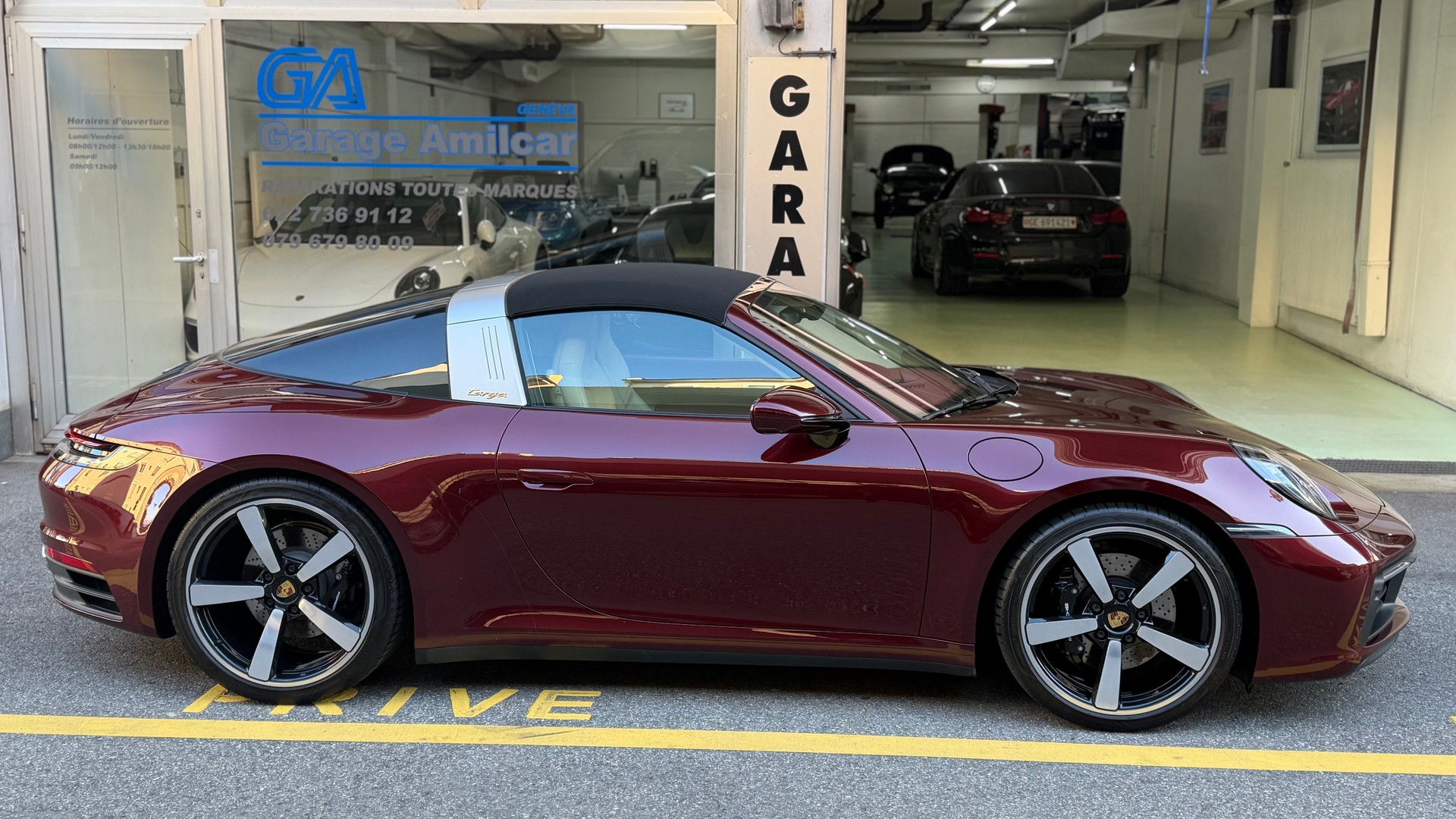 PORSCHE 911 Targa 4S Heritage Design Edition PDK-image-13