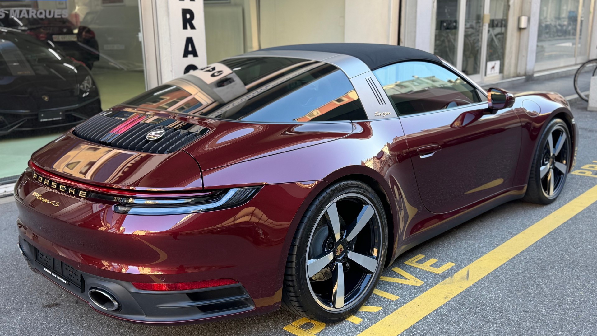 PORSCHE 911 Targa 4S Heritage Design Edition PDK-image-2