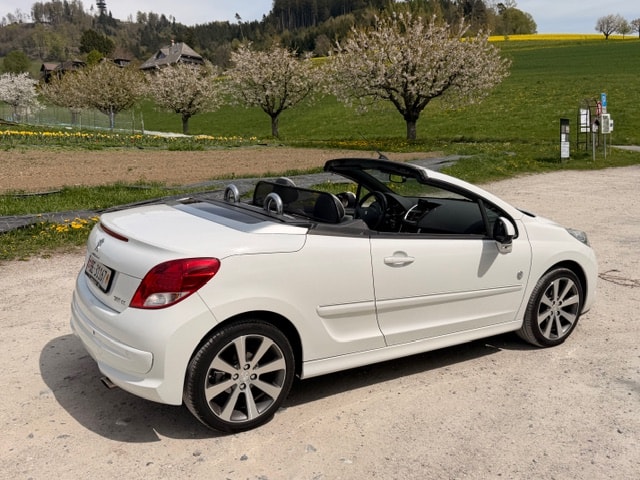 PEUGEOT 207 CC 1.6 16V Roland Garros-image-3
