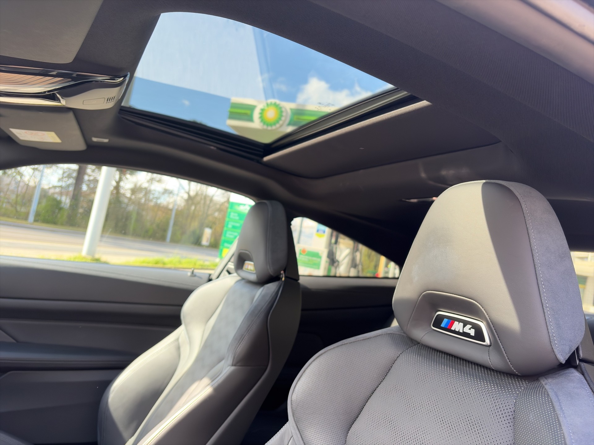 BMW M4 Coupé Competition M XDrive-image-13
