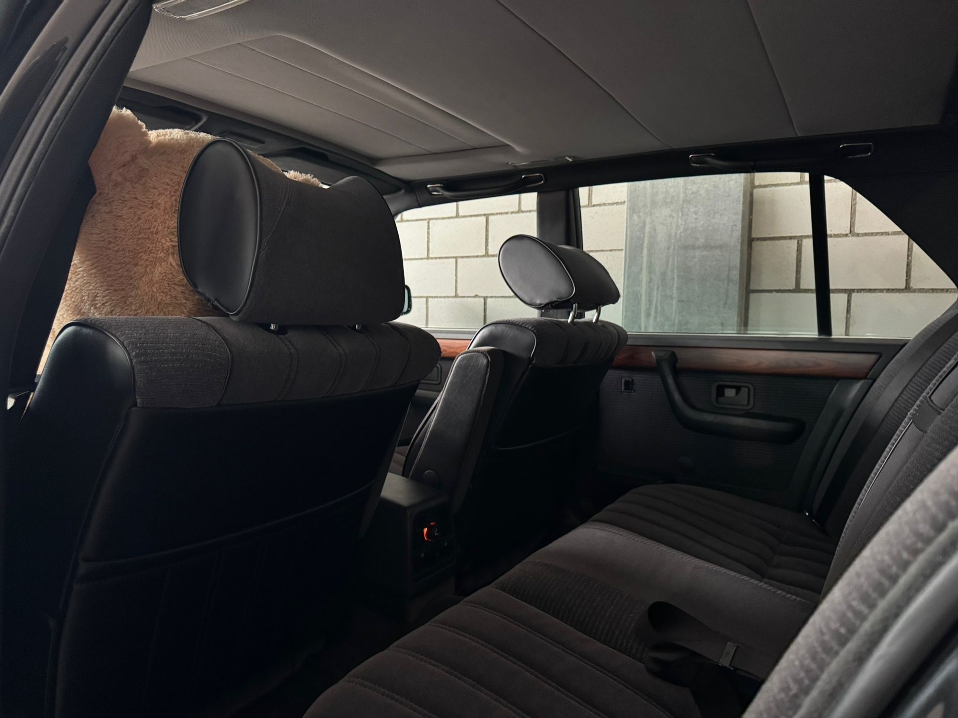 BMW 745i A-image-5