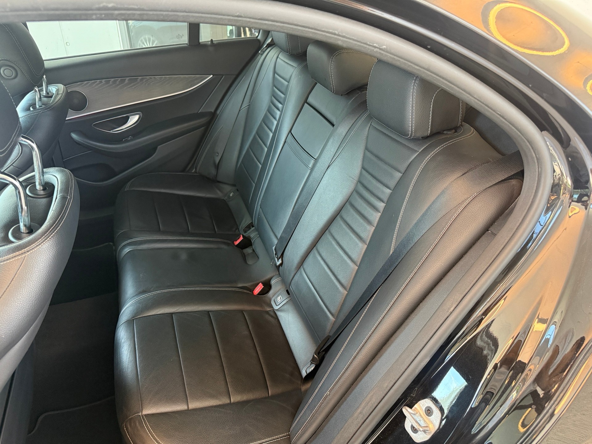 MERCEDES-BENZ E 200 4Matic Avantgarde 9G-Tronic-image-9