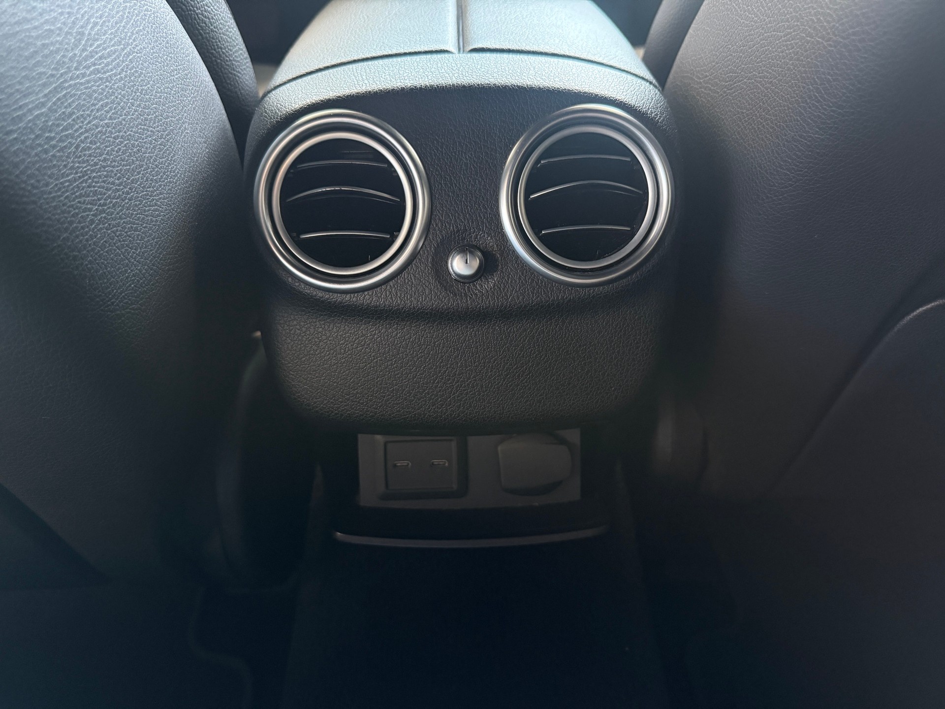 MERCEDES-BENZ E 200 4Matic Avantgarde 9G-Tronic-image-18