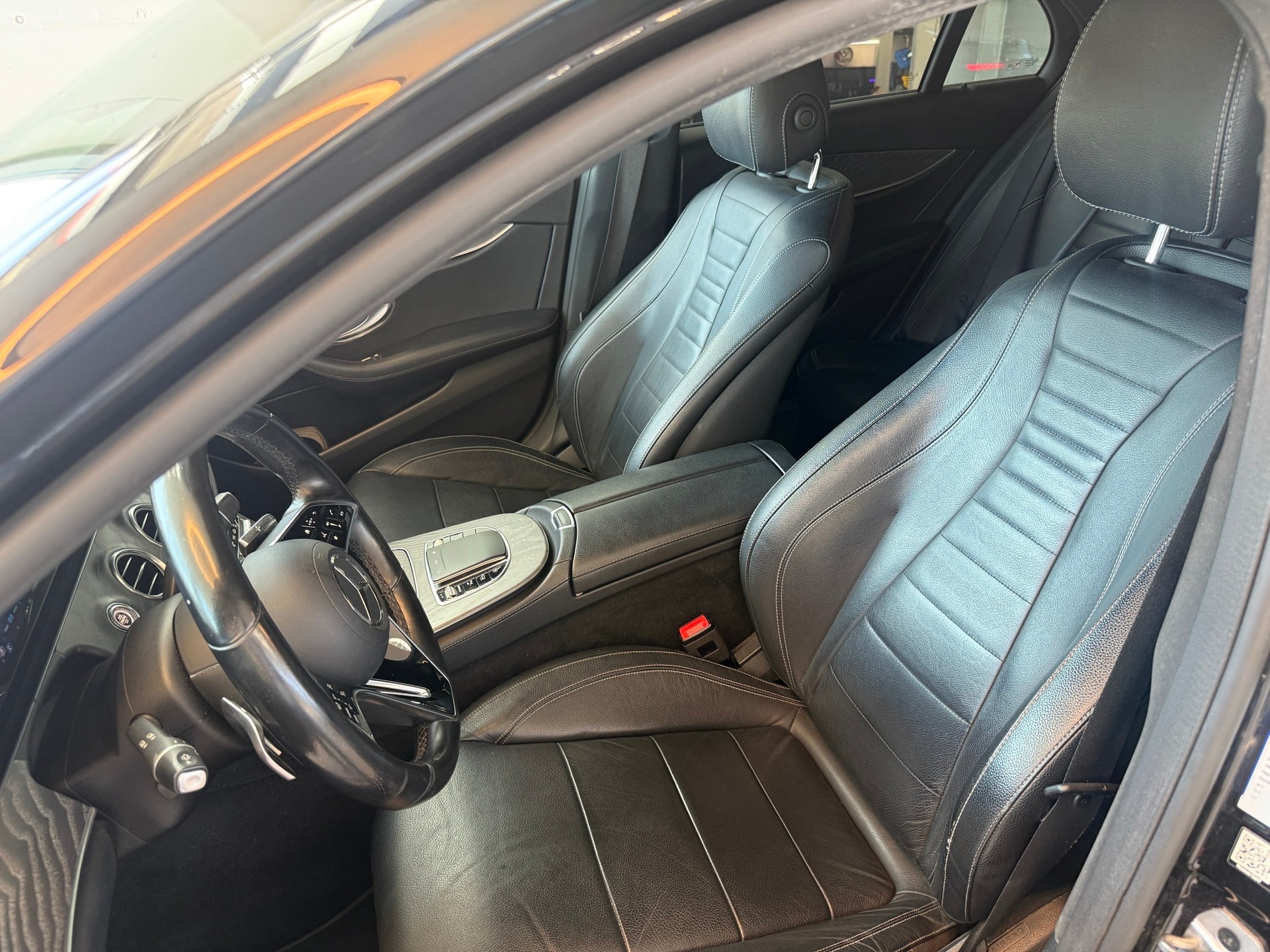 MERCEDES-BENZ E 200 4Matic Avantgarde 9G-Tronic-image-7