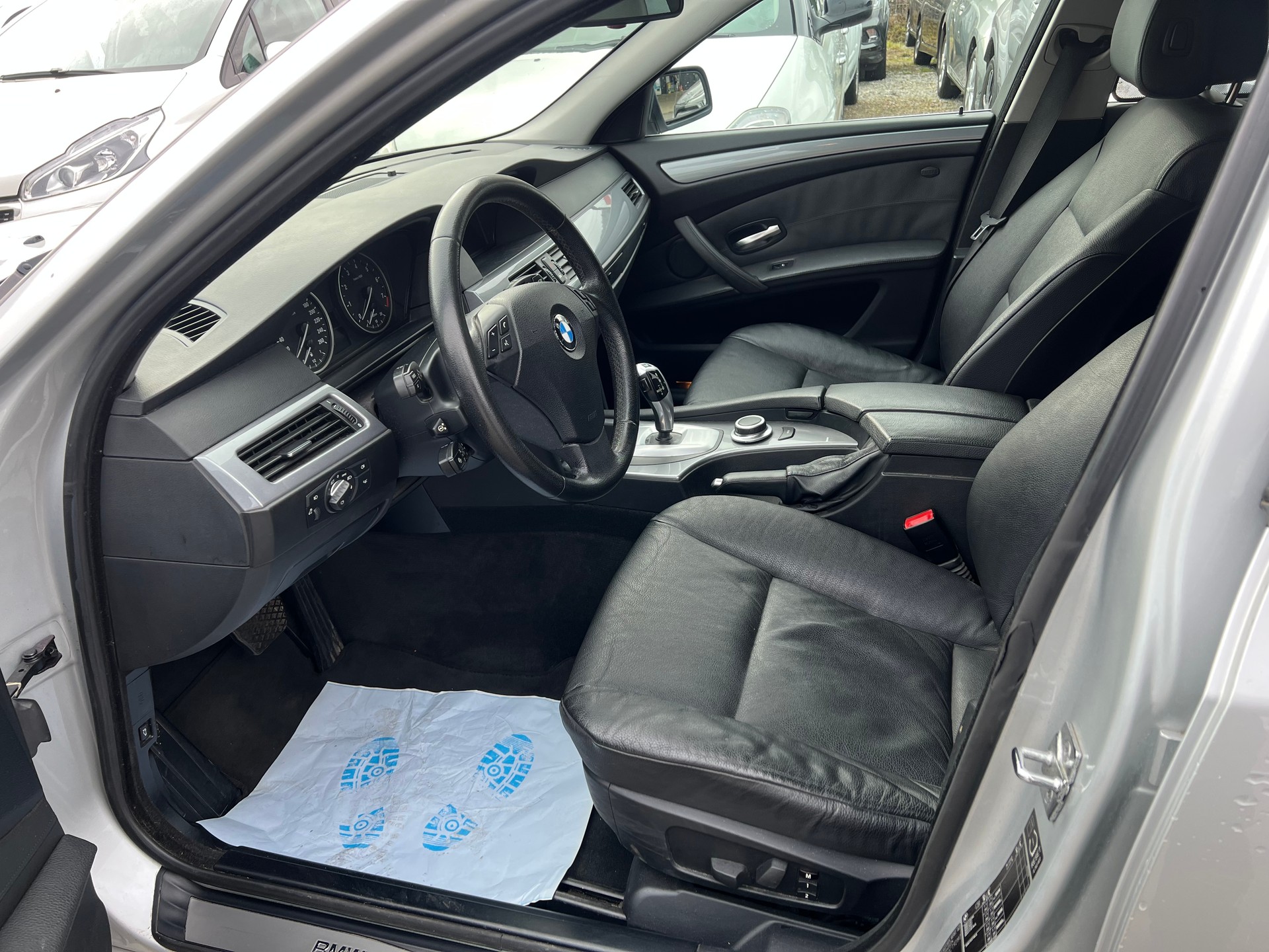BMW 530xi Touring Steptronic-ab Mfk -Vollausstattung-image-8