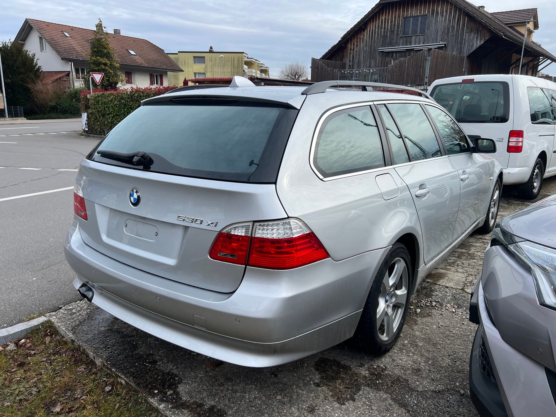 BMW 530xi Touring Steptronic-ab Mfk -Vollausstattung-image-4