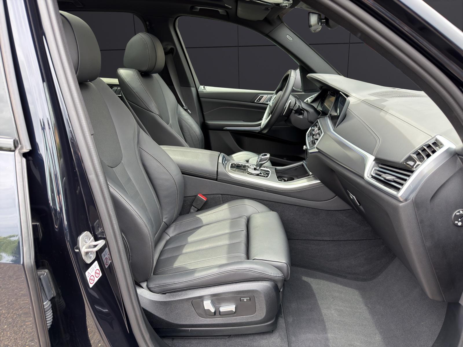 BMW X5 M50i xDrive-image-18