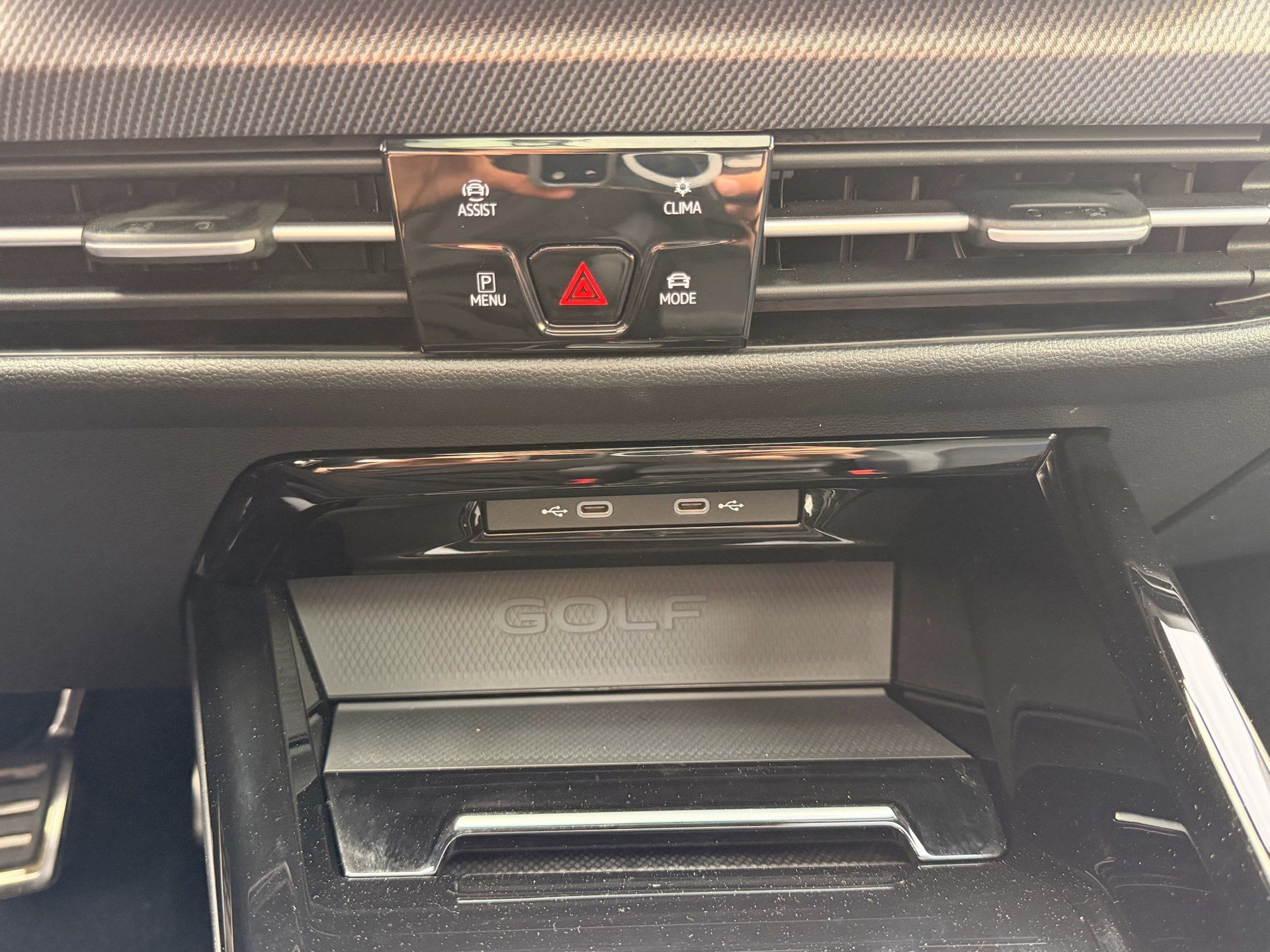 VW Golf 2.0 TSI 333 PS 4MOTION R BLACK EDITION *** AKRAPOVIC ABGAS & PANORAMAGLASDACH ***-image-24