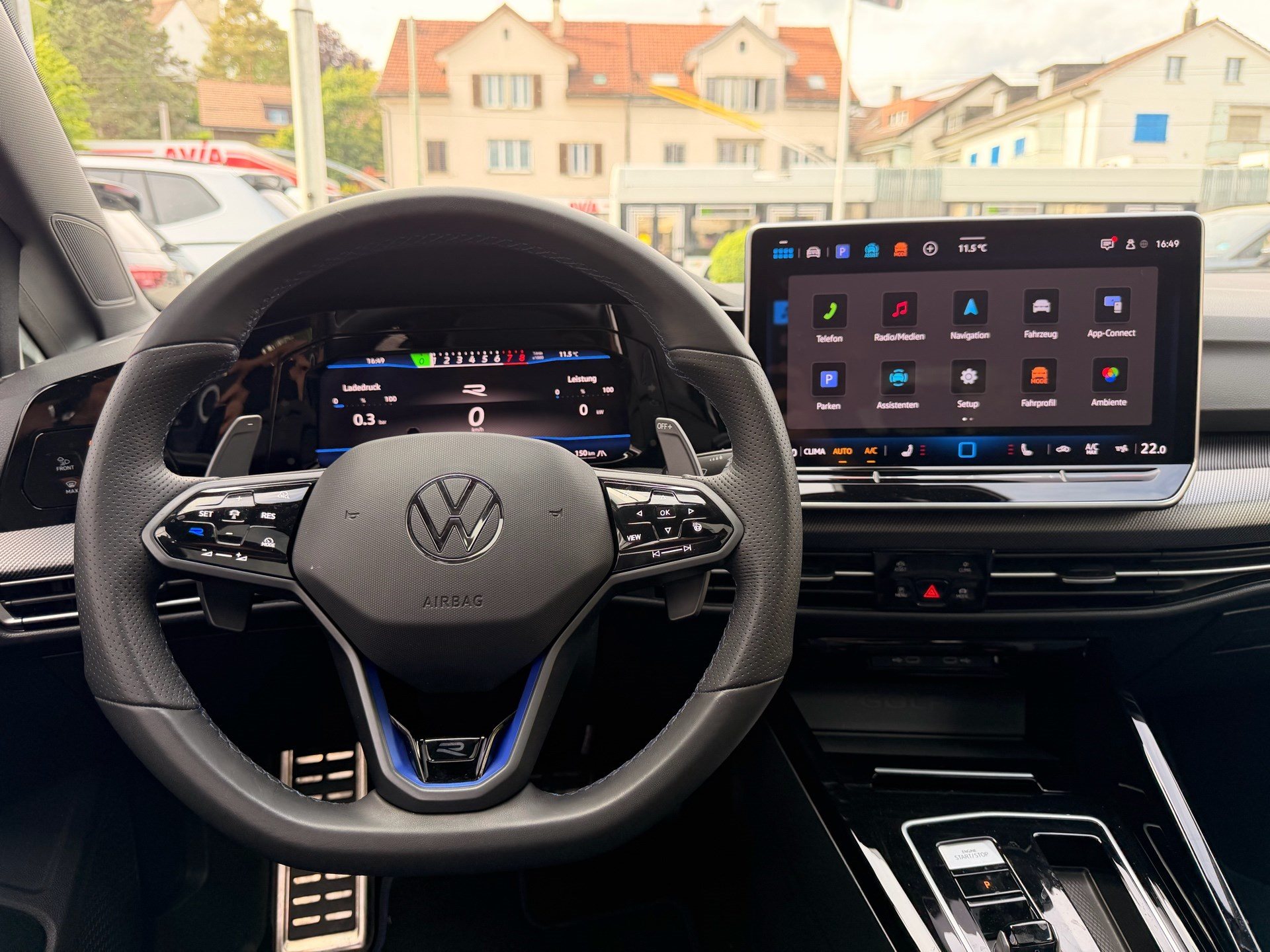 VW Golf 2.0 TSI 333 PS 4MOTION R BLACK EDITION *** AKRAPOVIC ABGAS & PANORAMAGLASDACH ***-image-9