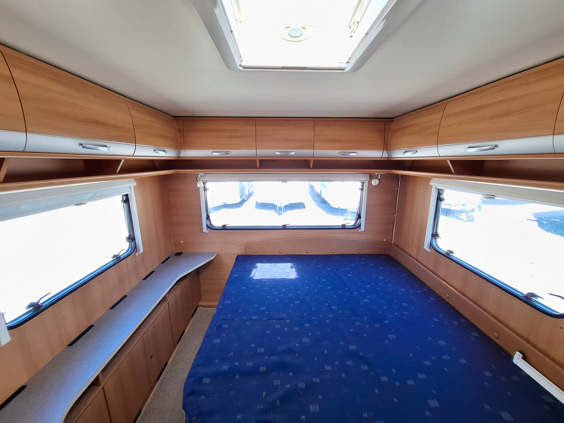 DETHLEFFS Camper snow-image-11