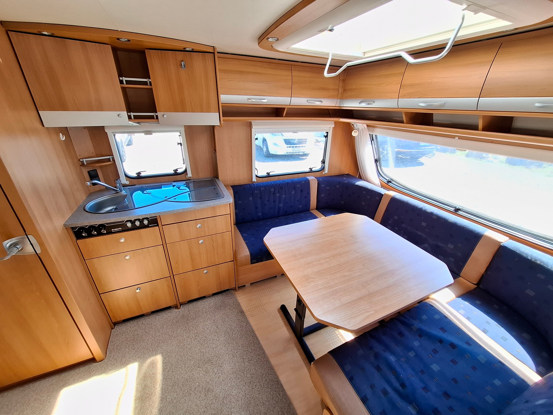 DETHLEFFS Camper snow-image-7