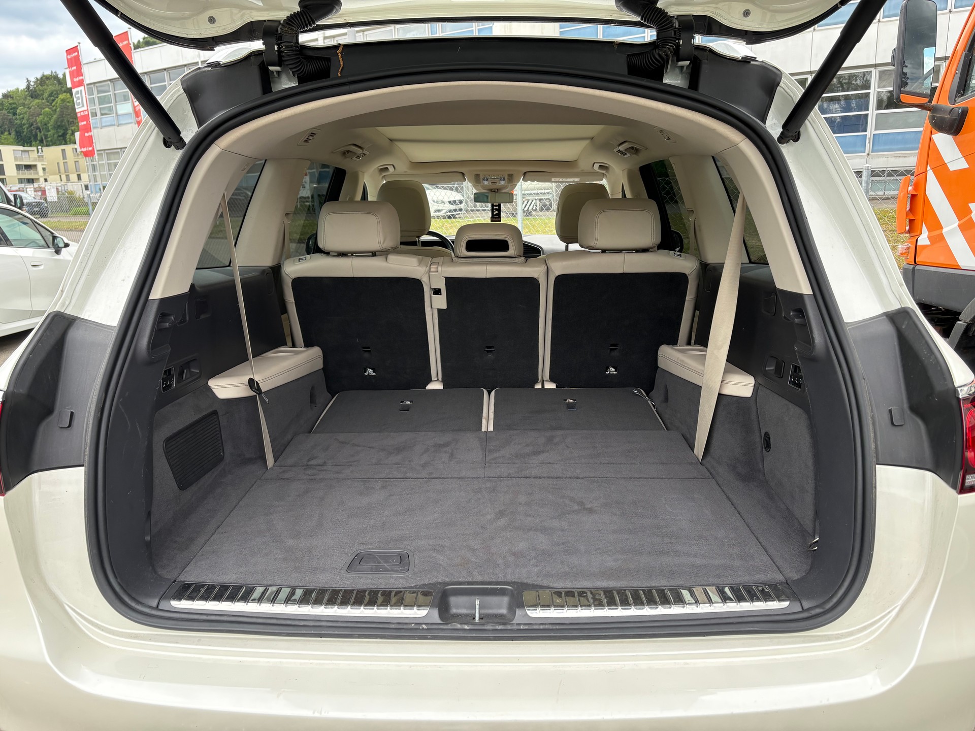 MERCEDES-BENZ GLS 400 d 4Matic AMG Line 9G-Tronic-image-7