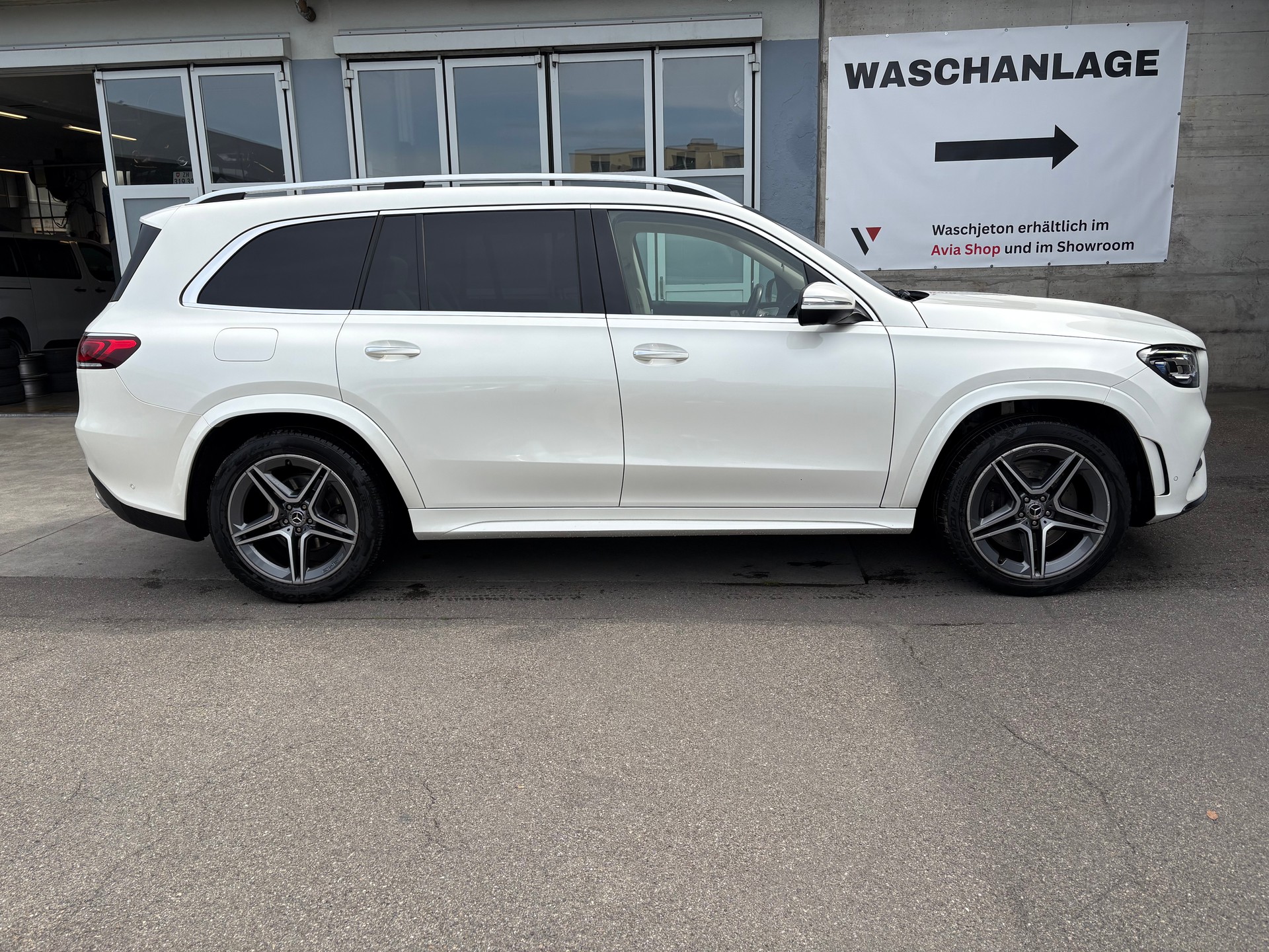 MERCEDES-BENZ GLS 400 d 4Matic AMG Line 9G-Tronic-image-3
