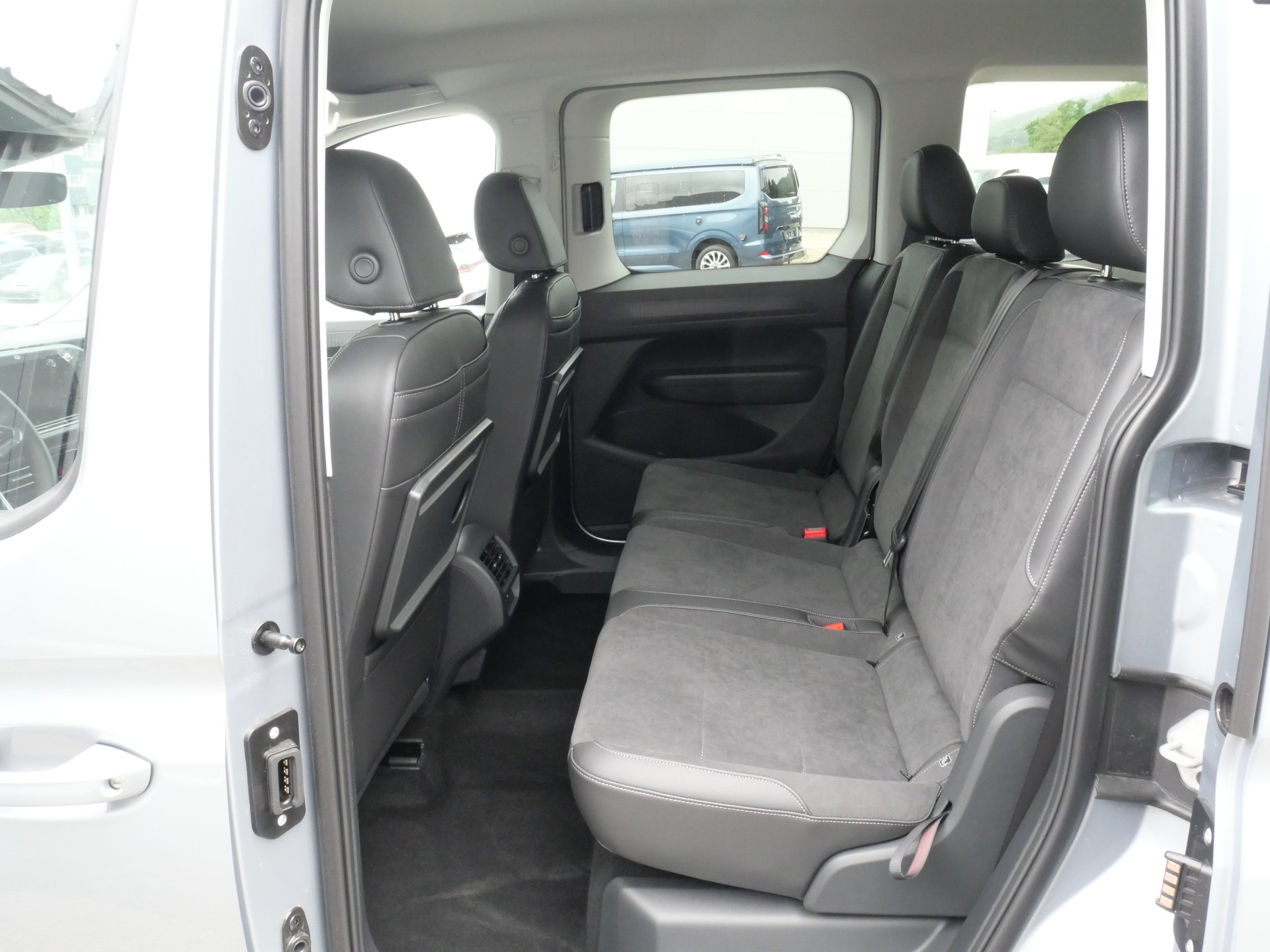 VW Caddy 1.5 TSI Plug in Hybrid Edition DSG *5 Jahre Garantie*-image-10