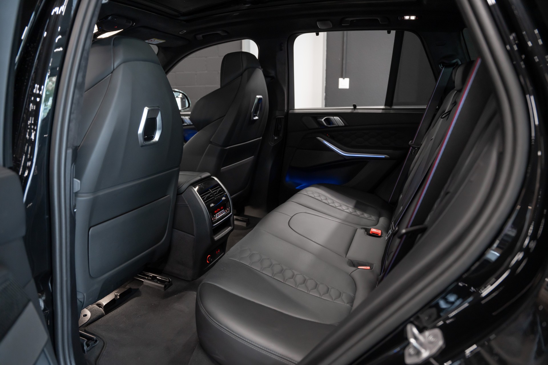 BMW X5M Competition / CH Auto / Werksgarantie / Vollausstattung / Sky Lounge / Thermoelectric /-image-10