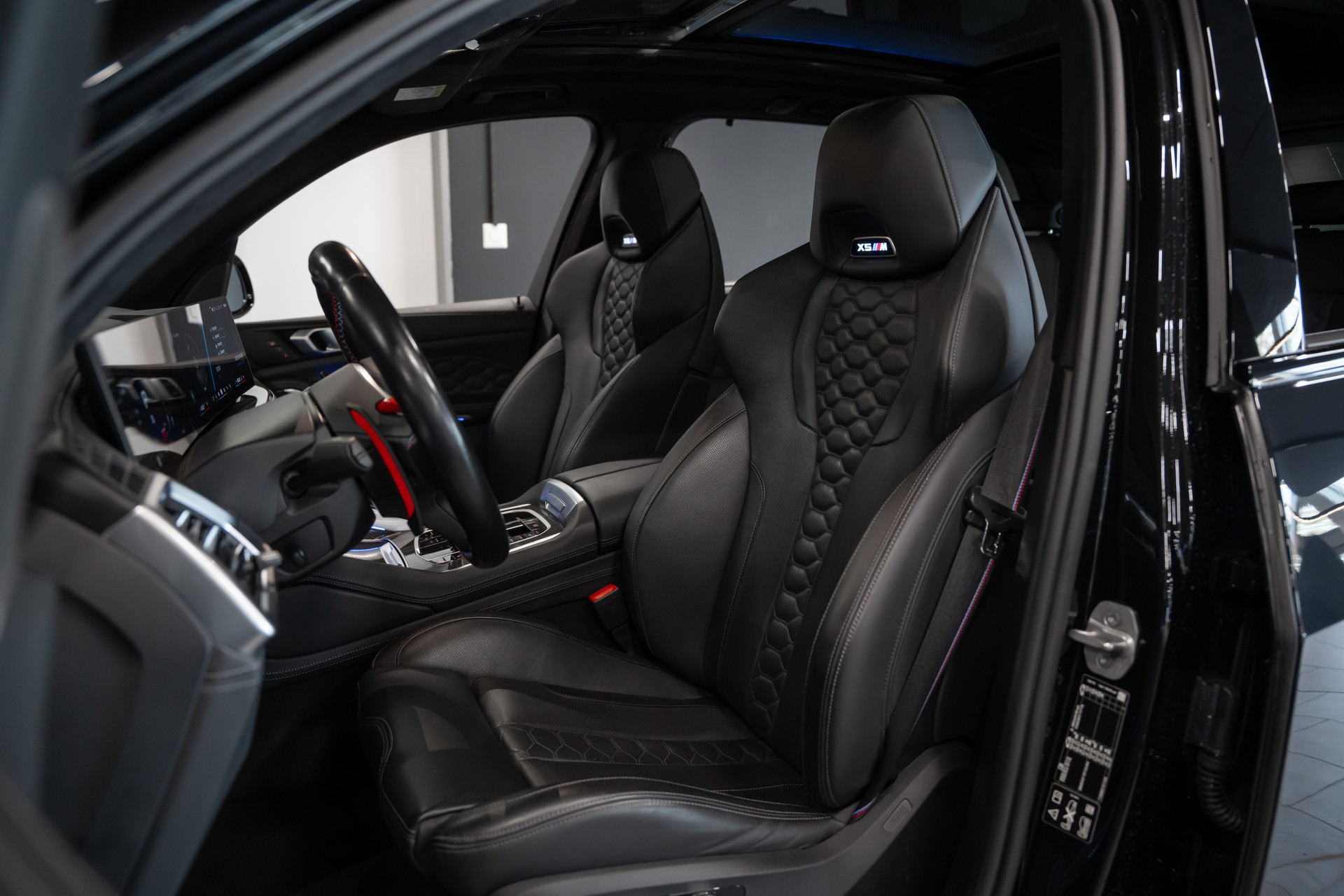 BMW X5M Competition / CH Auto / Werksgarantie / Vollausstattung / Sky Lounge / Thermoelectric /-image-9