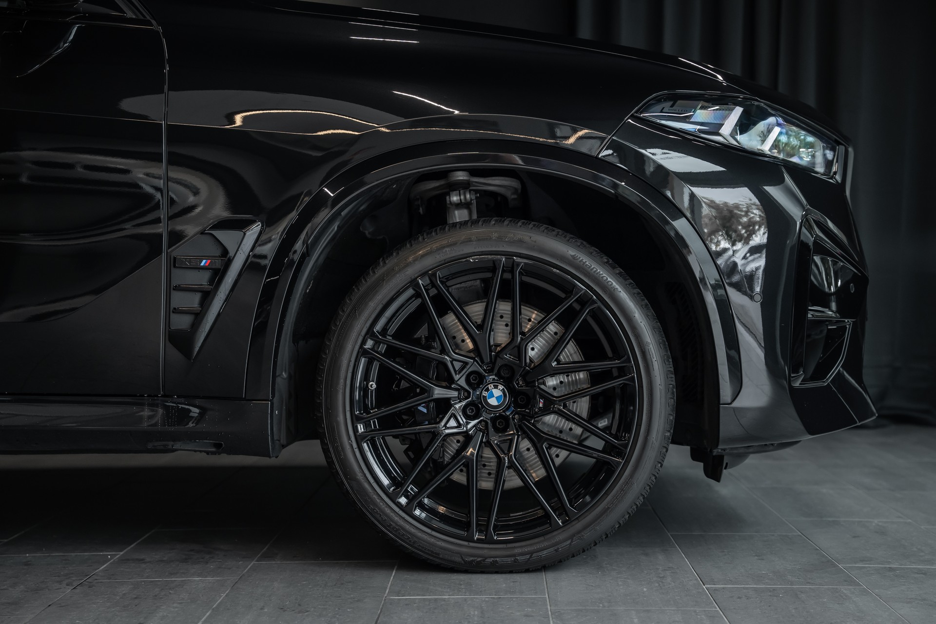 BMW X5M Competition / CH Auto / Werksgarantie / Vollausstattung / Sky Lounge / Thermoelectric /-image-3