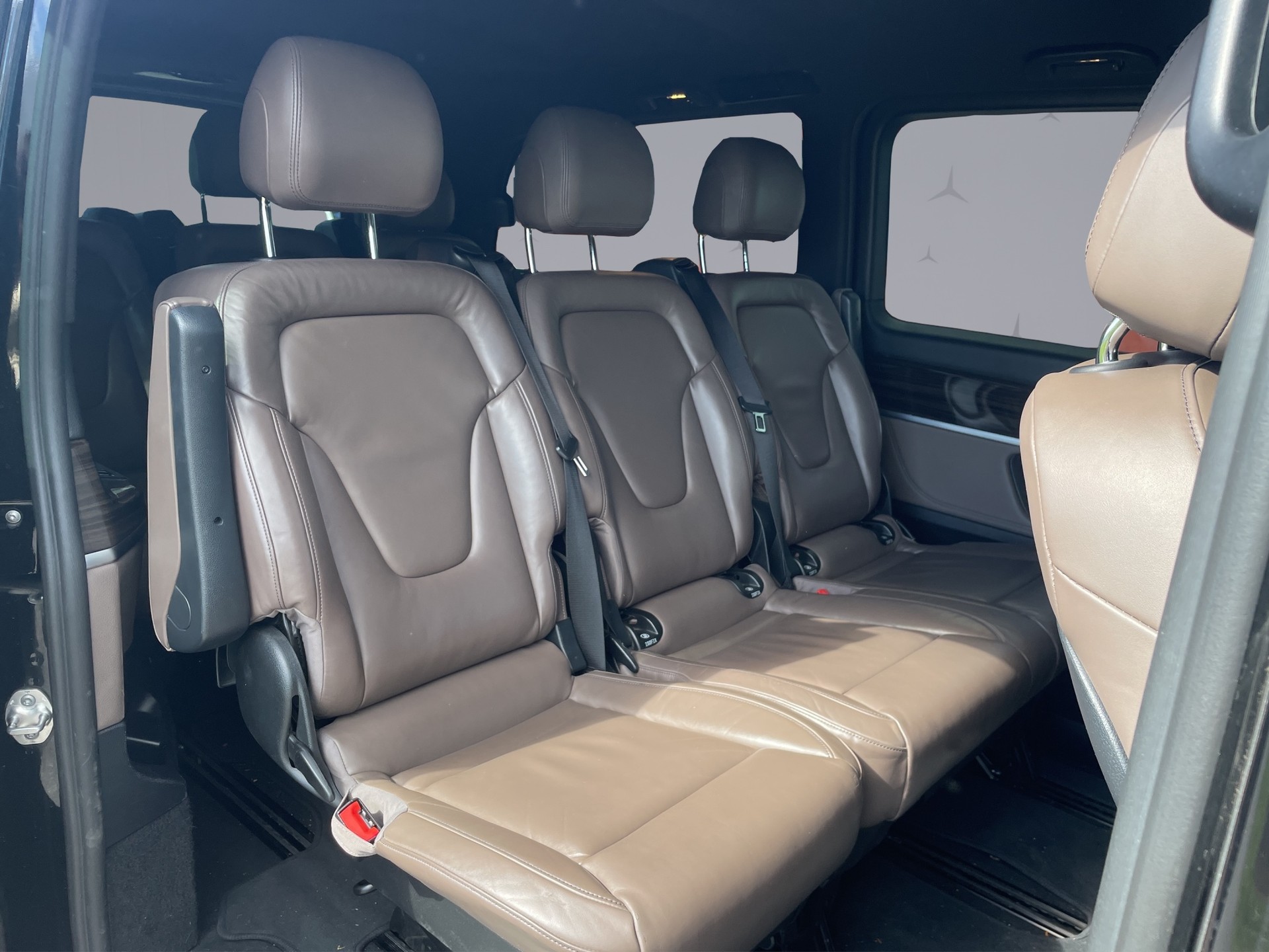 MERCEDES-BENZ V 300 d AMG Line Extralang-image-14