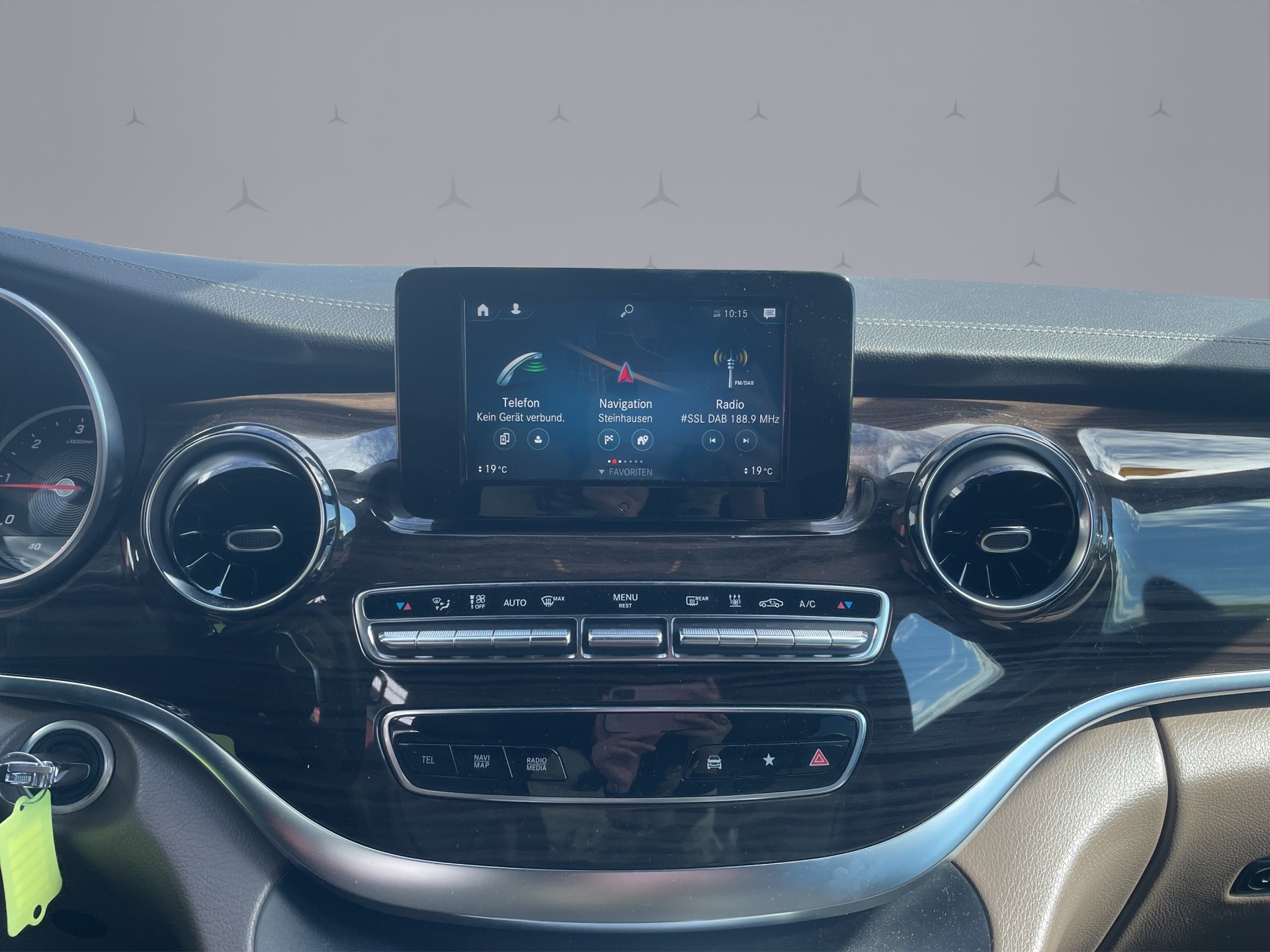 MERCEDES-BENZ V 300 d AMG Line Extralang-image-13