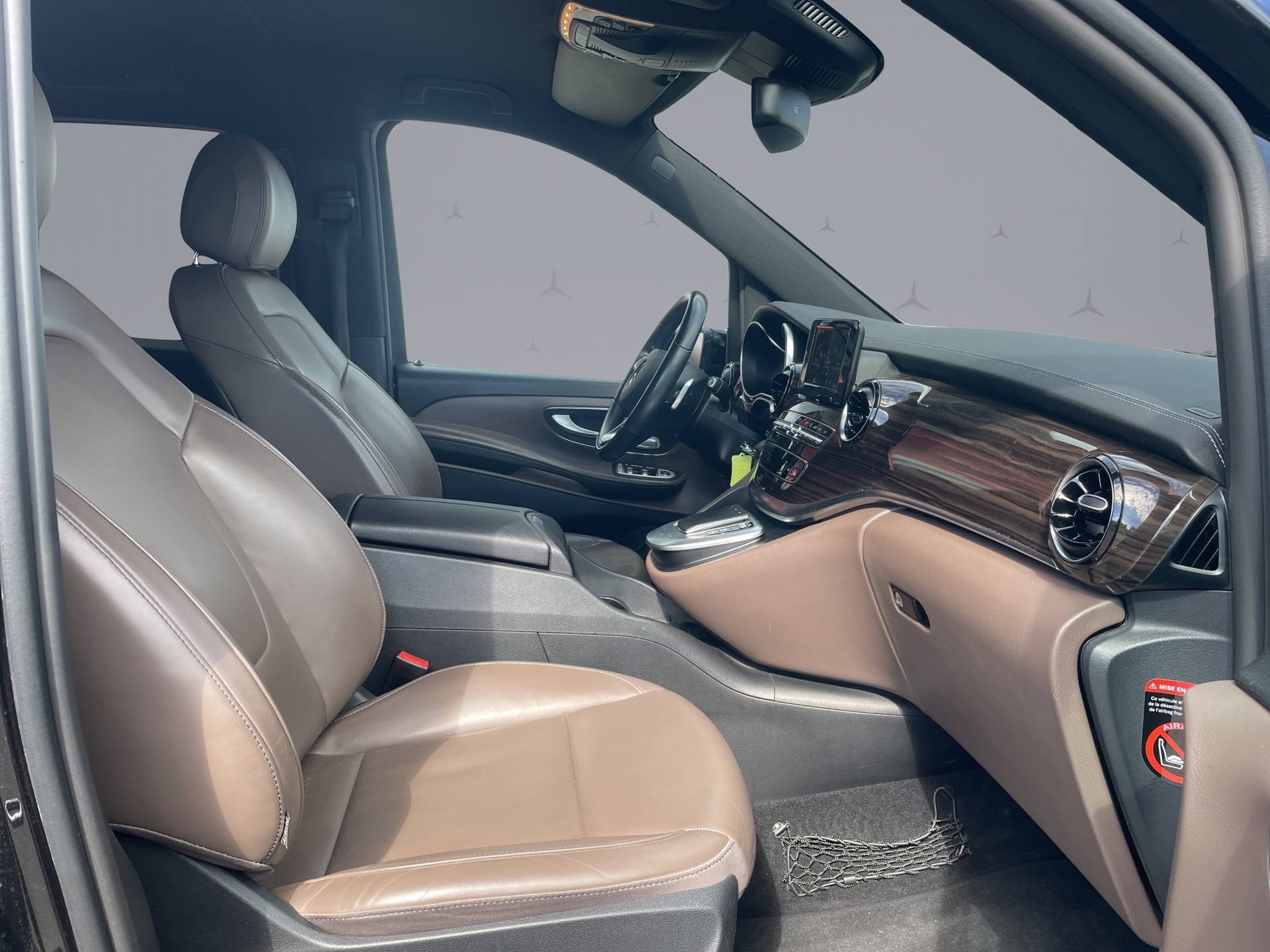 MERCEDES-BENZ V 300 d AMG Line Extralang-image-22