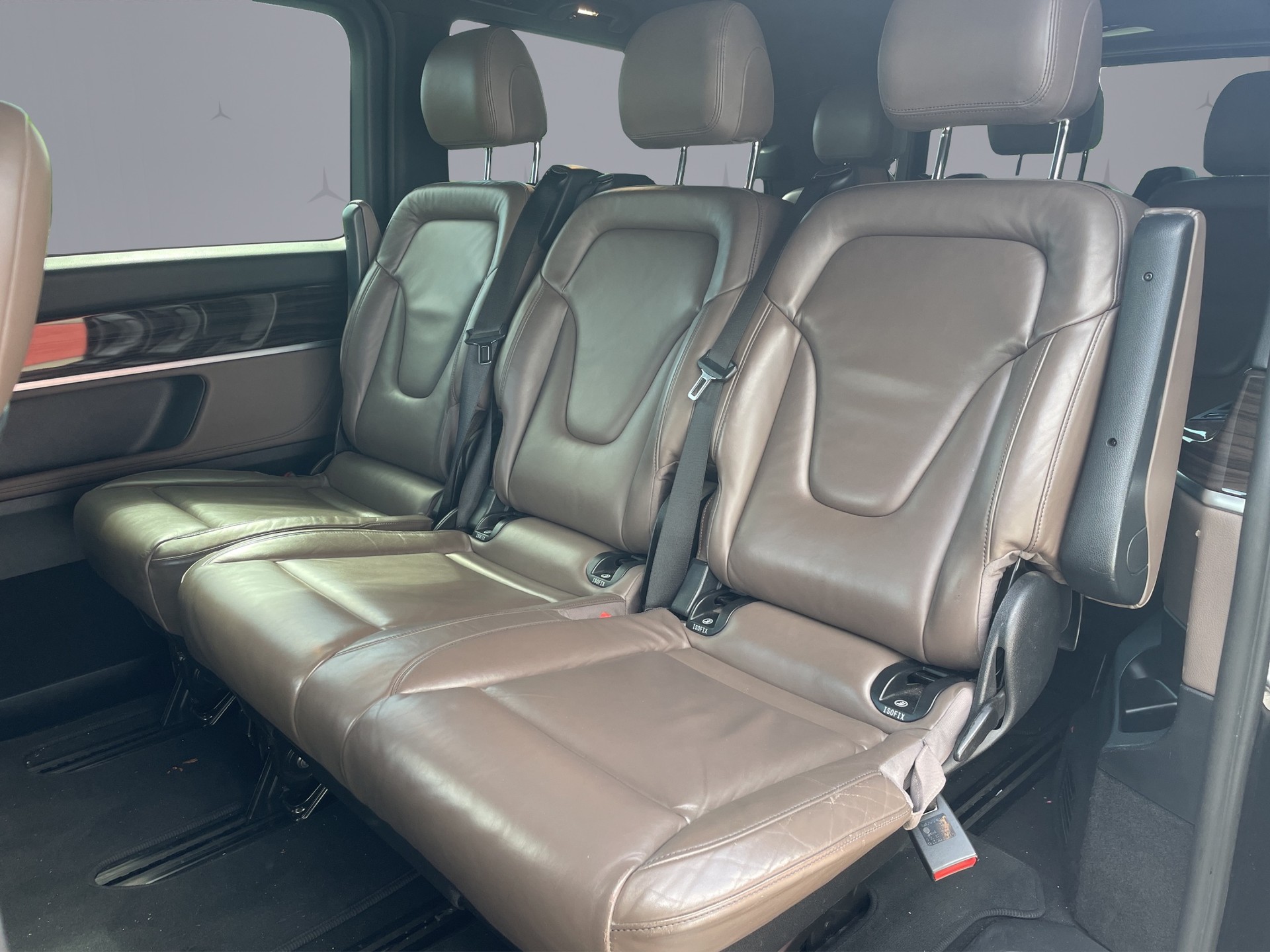 MERCEDES-BENZ V 300 d AMG Line Extralang-image-10