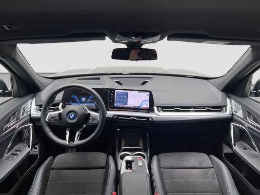 BMW iX1 xDrive 30 M Sport Pro-image-10