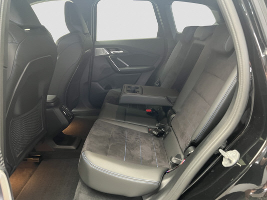 BMW iX1 xDrive 30 M Sport Pro-image-9