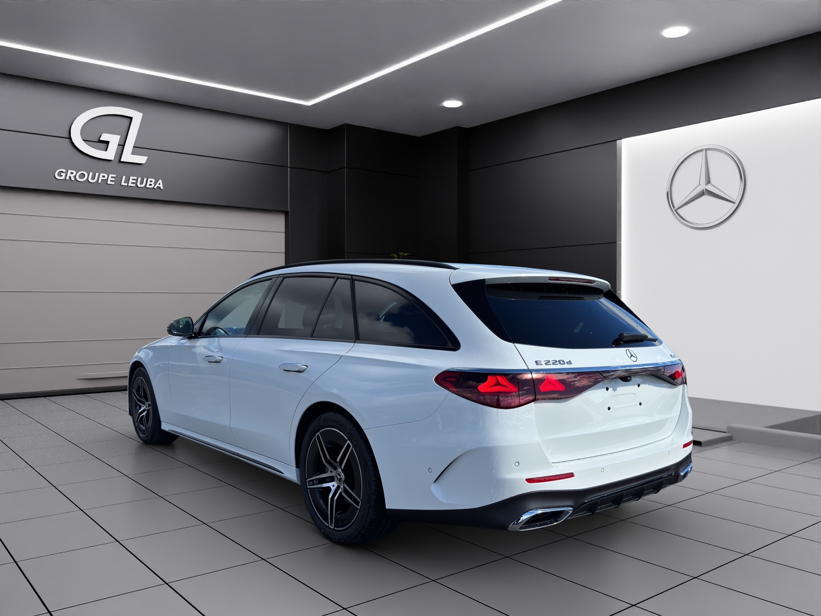 MERCEDES-BENZ E 220 d T 4Matic 9G-Tronic-image-4